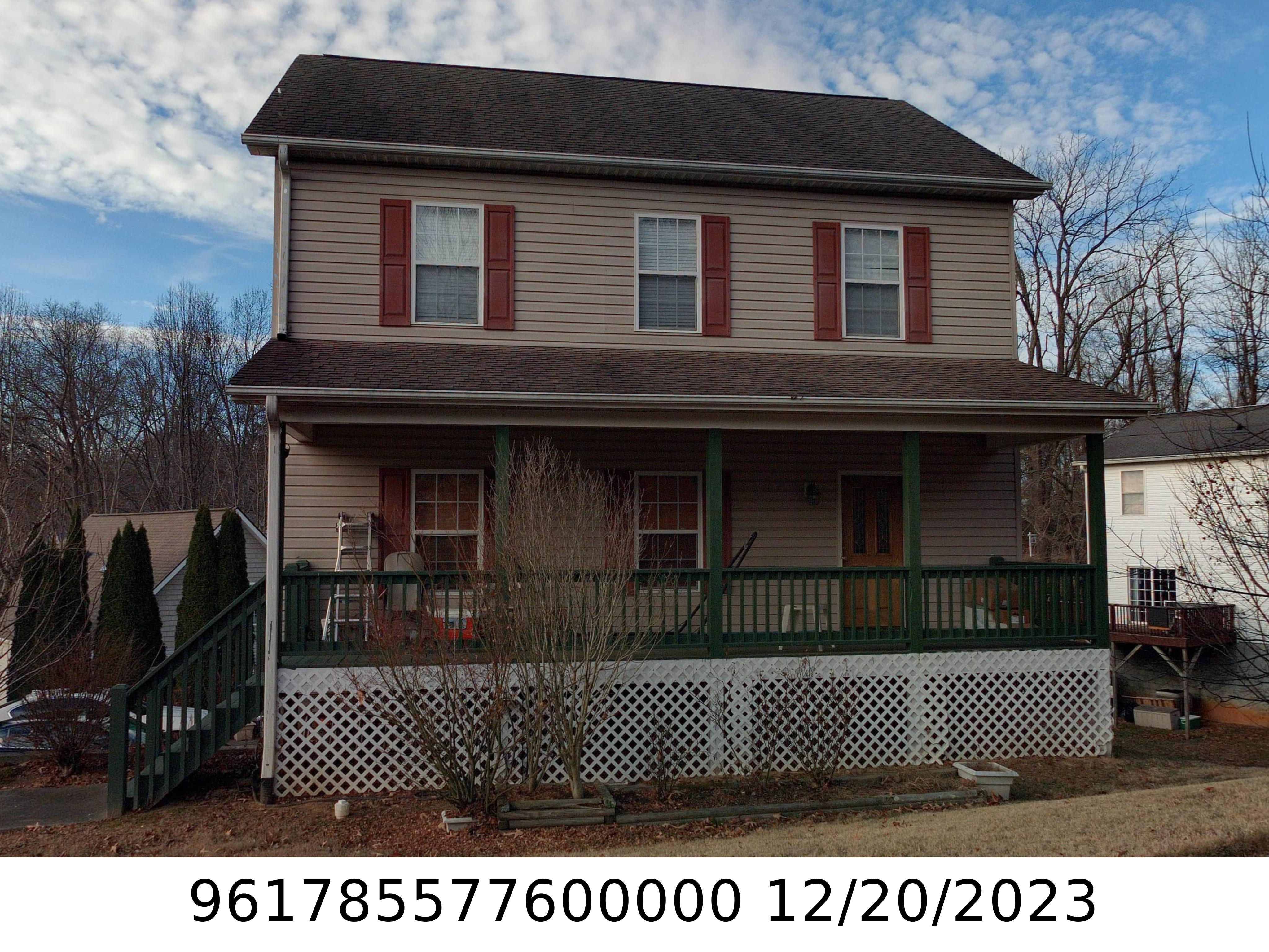 A picture of the property located at 3 GROVE GARDEN AVE, CANDLER NC 28715.