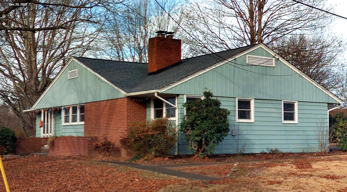A picture of the property located at 51 SAND HILL SCHOOL RD ASHEVILLE NC.