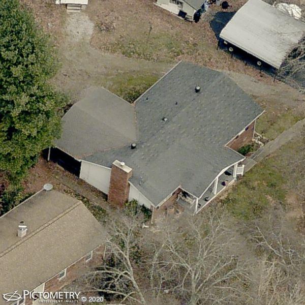 A picture of the property located at 321 OAK HILL RD, CANDLER NC 28715.