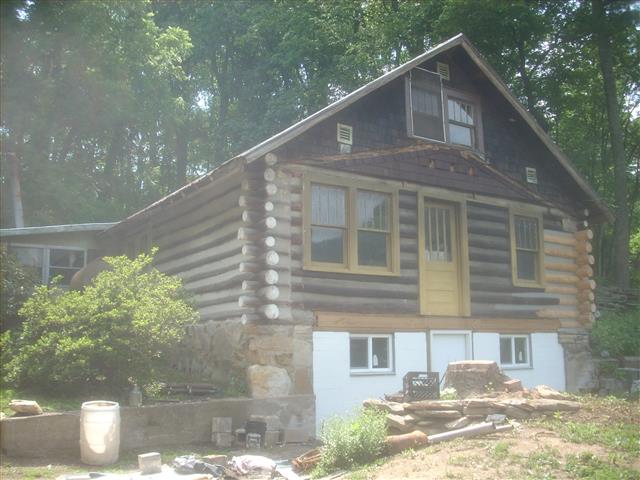 A picture of the property located at 121 SUTTON FARM DR, ASHEVILLE NC 28806.