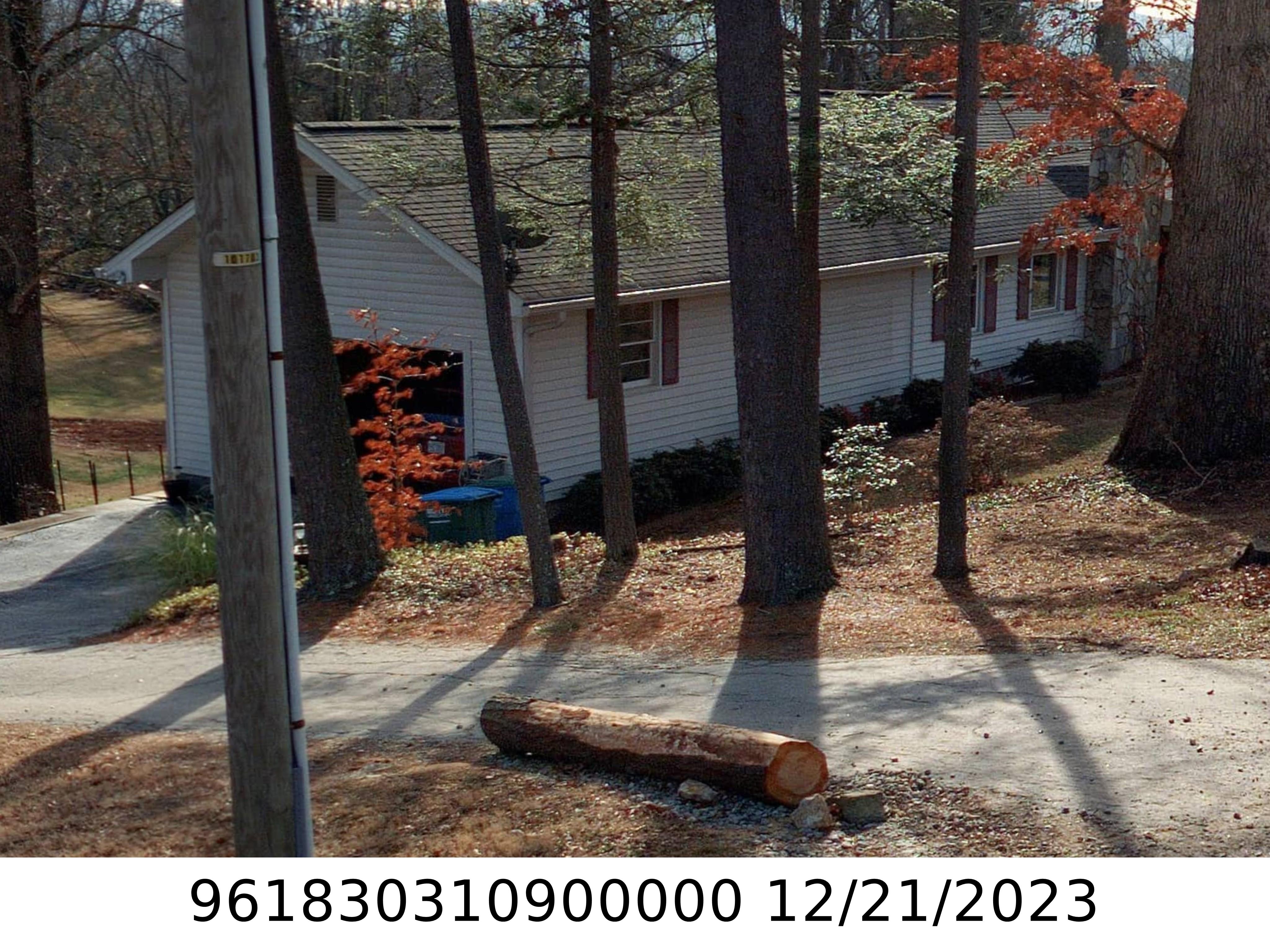 A picture of the property located at 7 BARCLAY RD, CANDLER NC 28715.