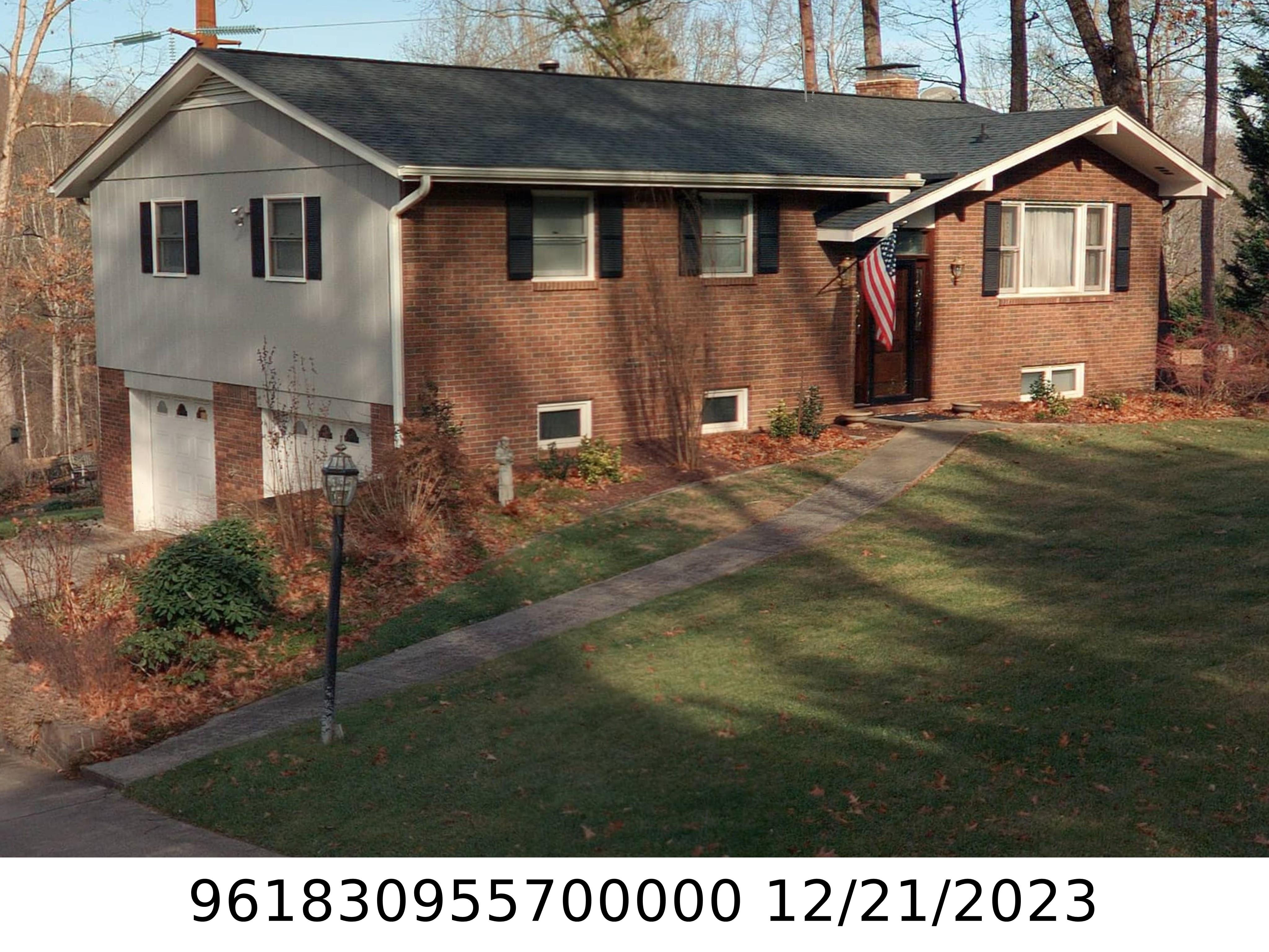 A picture of the property located at 3 OAK LN, CANDLER NC 28715.