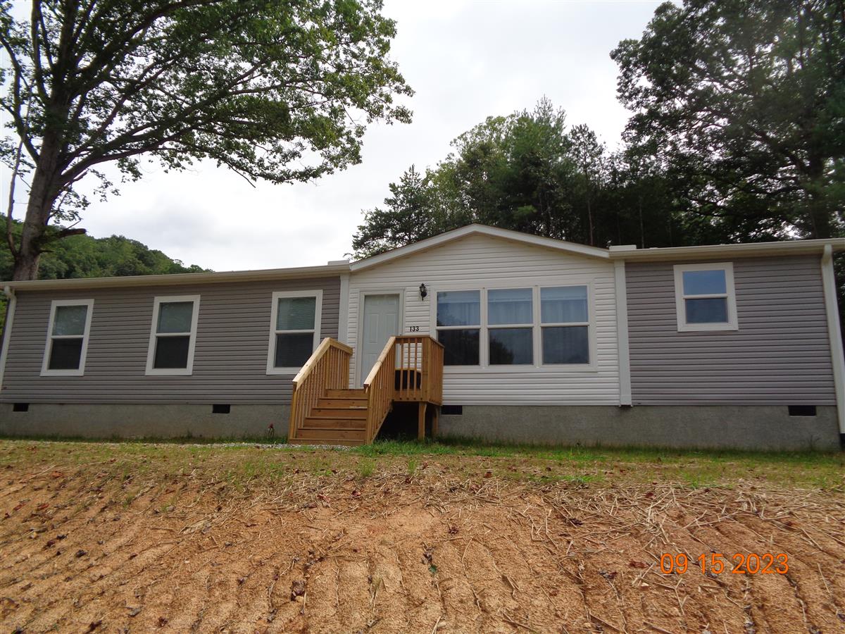 A picture of the property located at 133 SUTTON FARM DR, ASHEVILLE NC 28806.