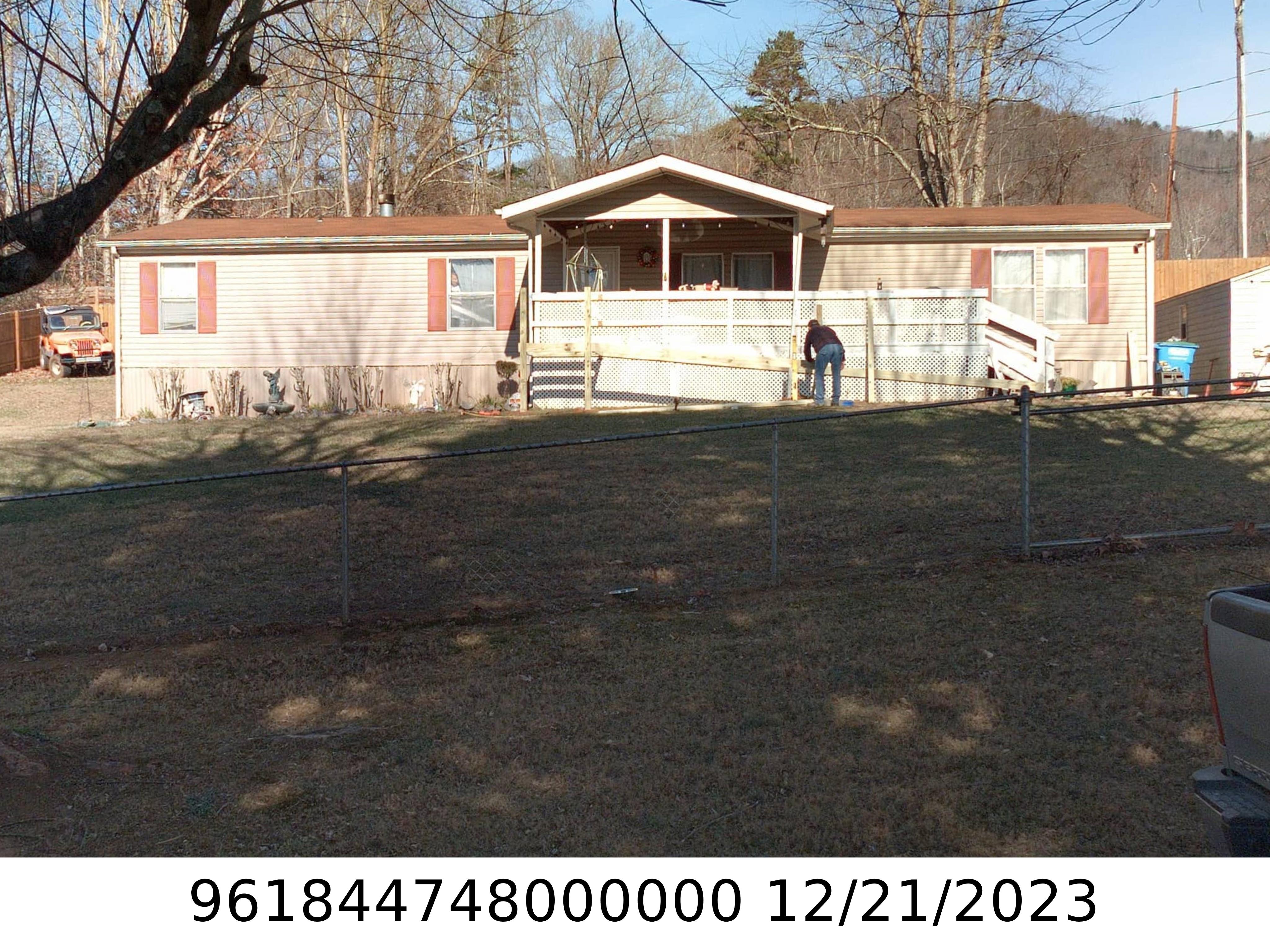 A picture of the property located at 15 BLACKBERRY LN, CANDLER NC 28715.