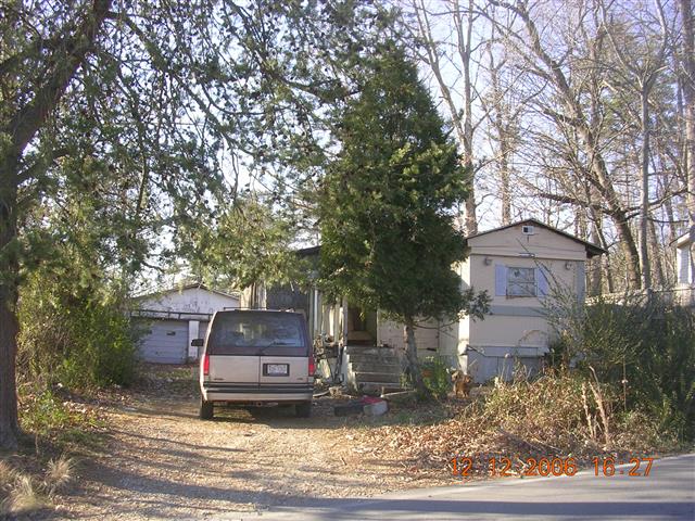A picture of the property located at 8 DEAVERMONT CIR, ASHEVILLE NC 28806.