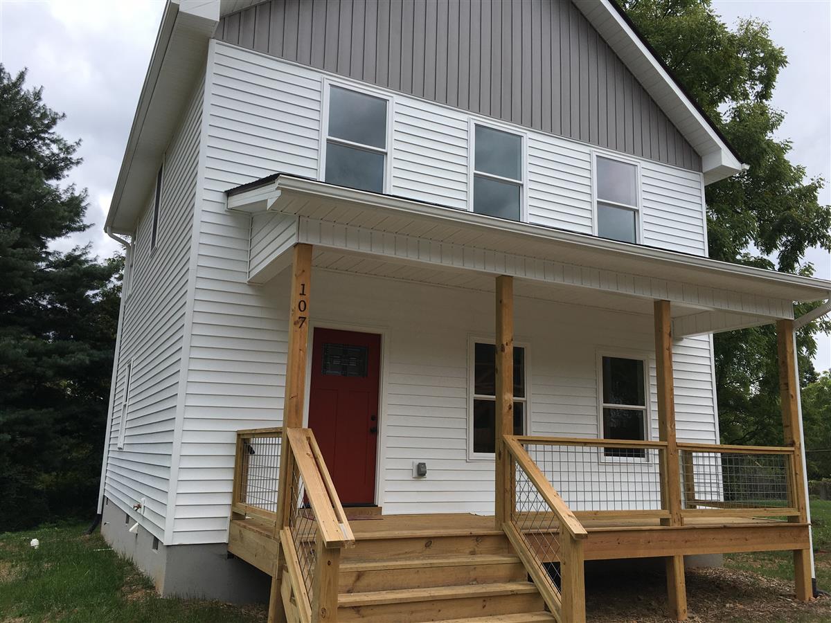 A picture of the property located at 107 SUTTON VIEW PL, ASHEVILLE NC 28806.