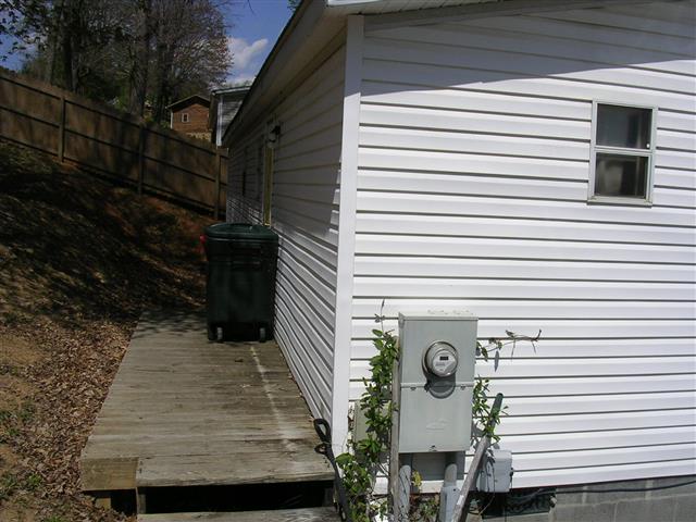 A picture of the property located at 55 CANDLER KNOB RD, ASHEVILLE NC 28806.