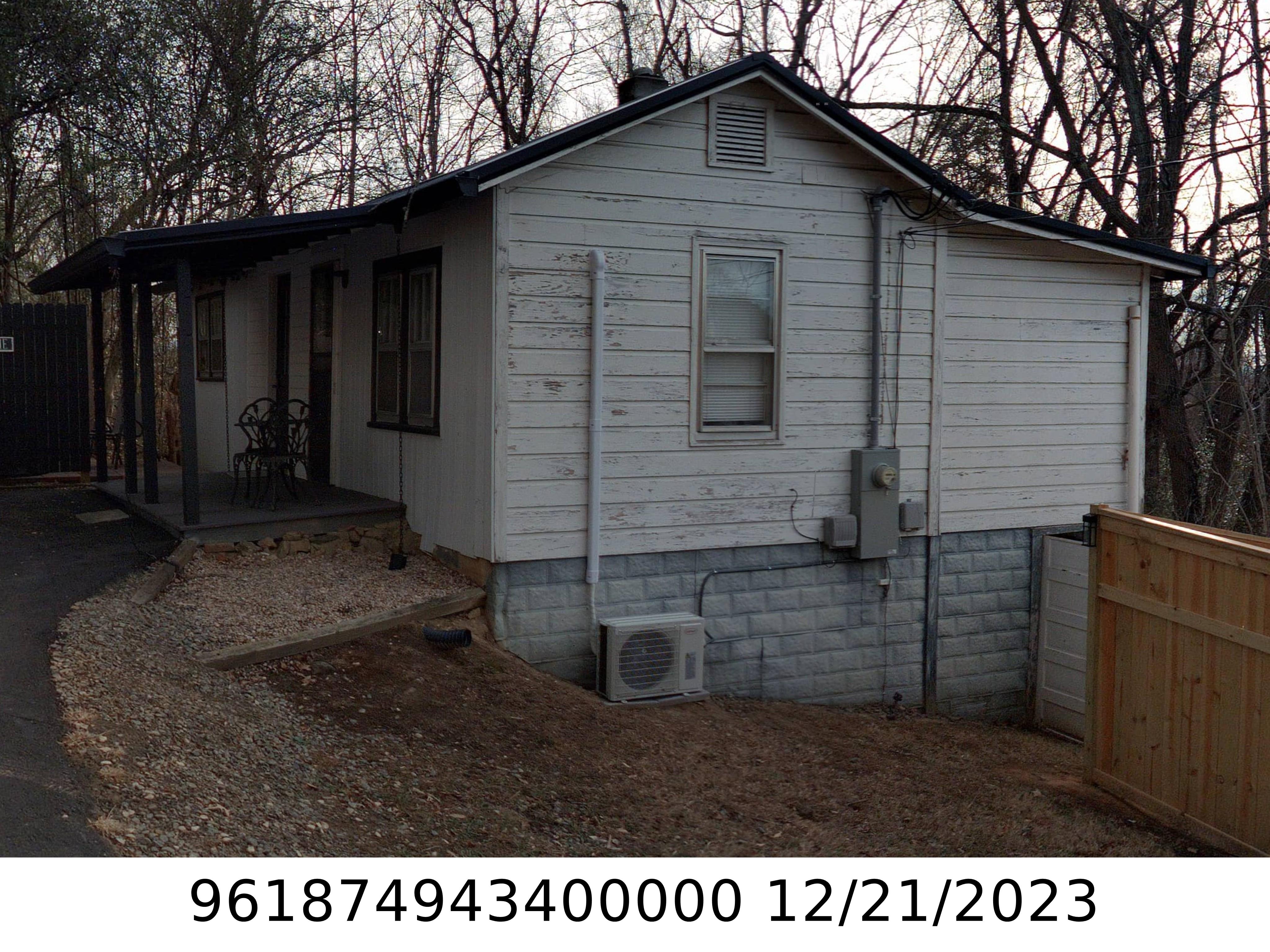 A picture of the property located at 8 STRAWFLOWER LN, ASHEVILLE NC 28806.