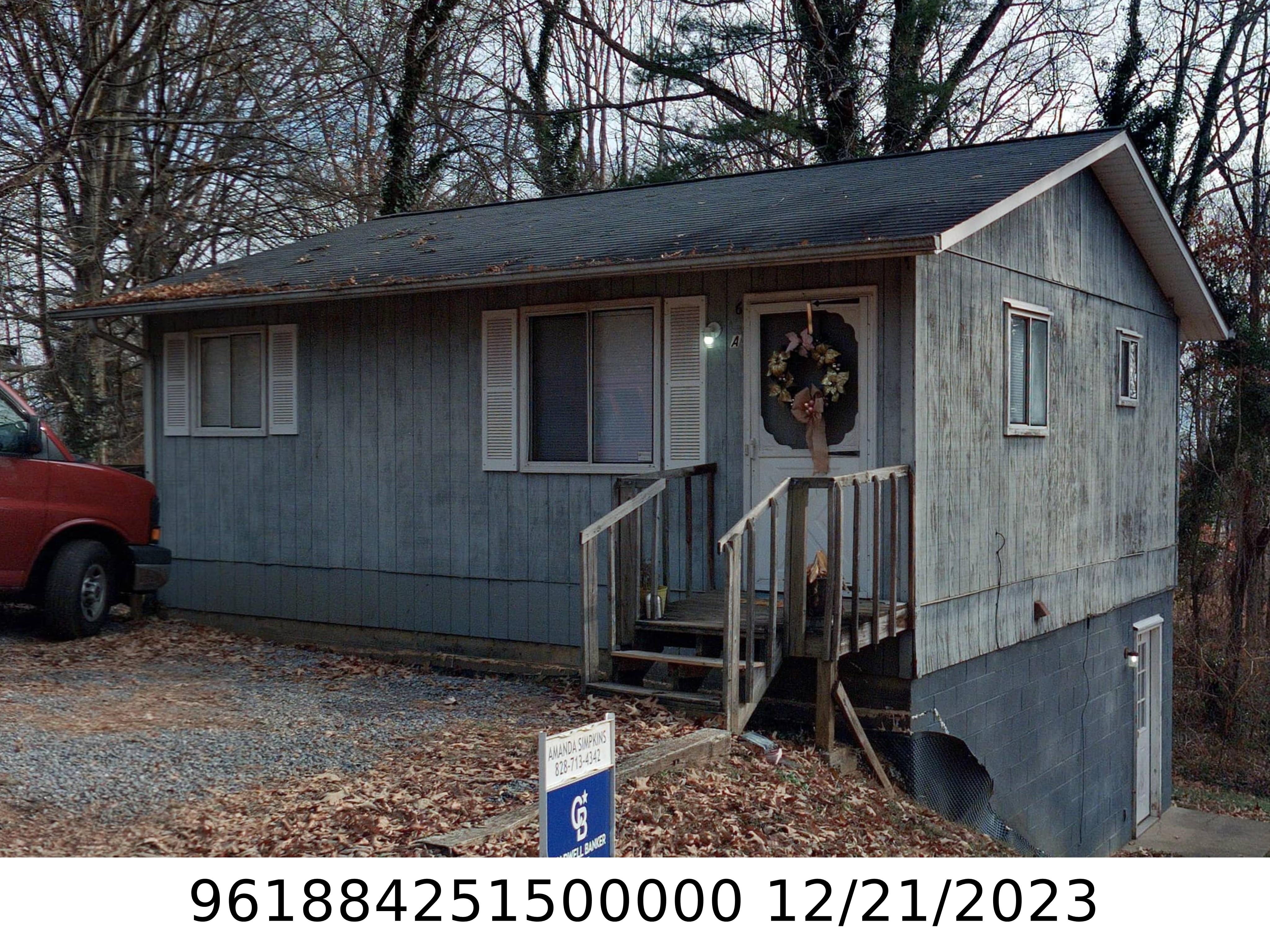 A picture of the property located at 6 ECHO LN, ASHEVILLE NC 28806.