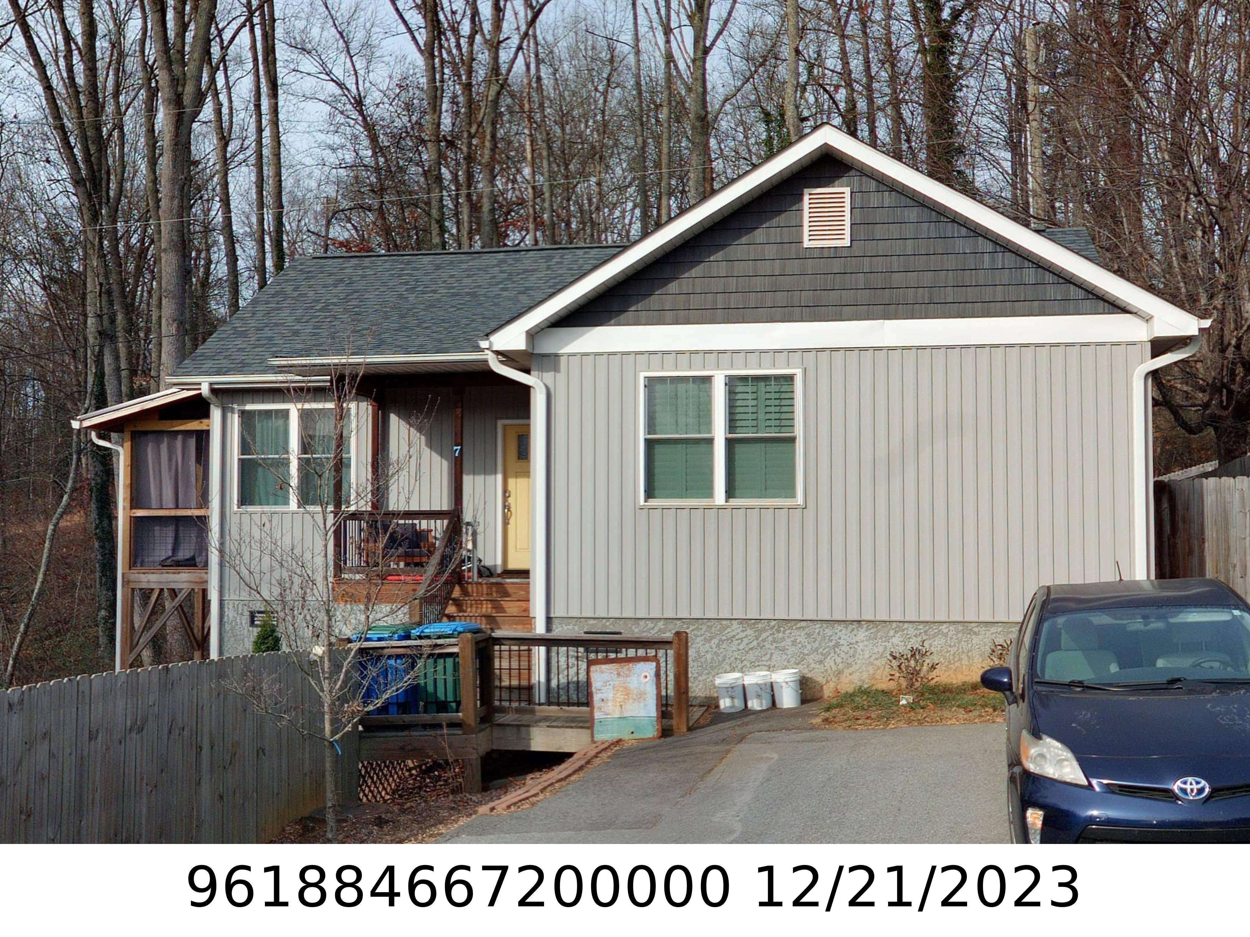 A picture of the property located at 7 COLTERS PATH, ASHEVILLE NC 28806.