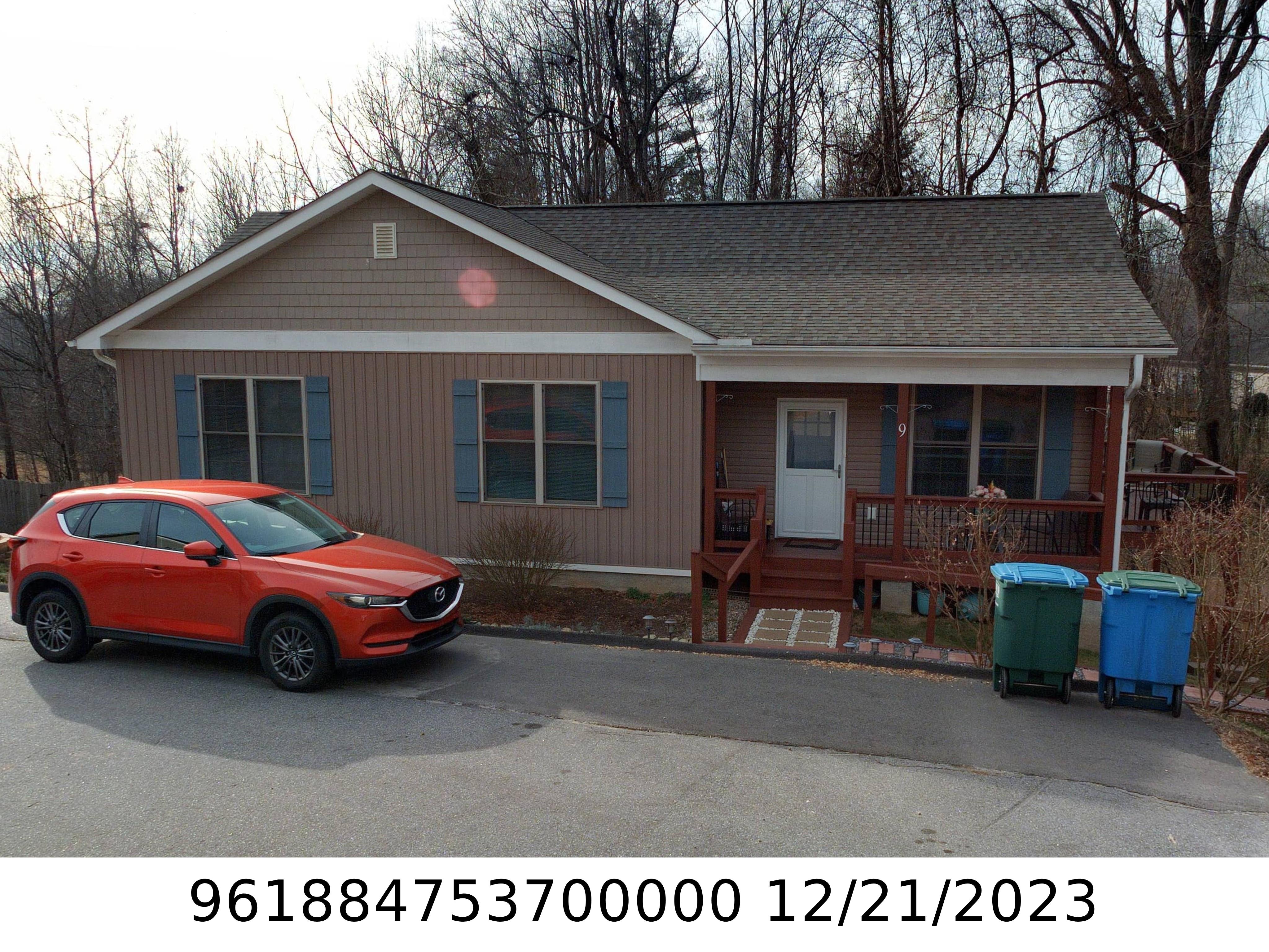 A picture of the property located at 9 COLTERS PATH, ASHEVILLE NC 28806.