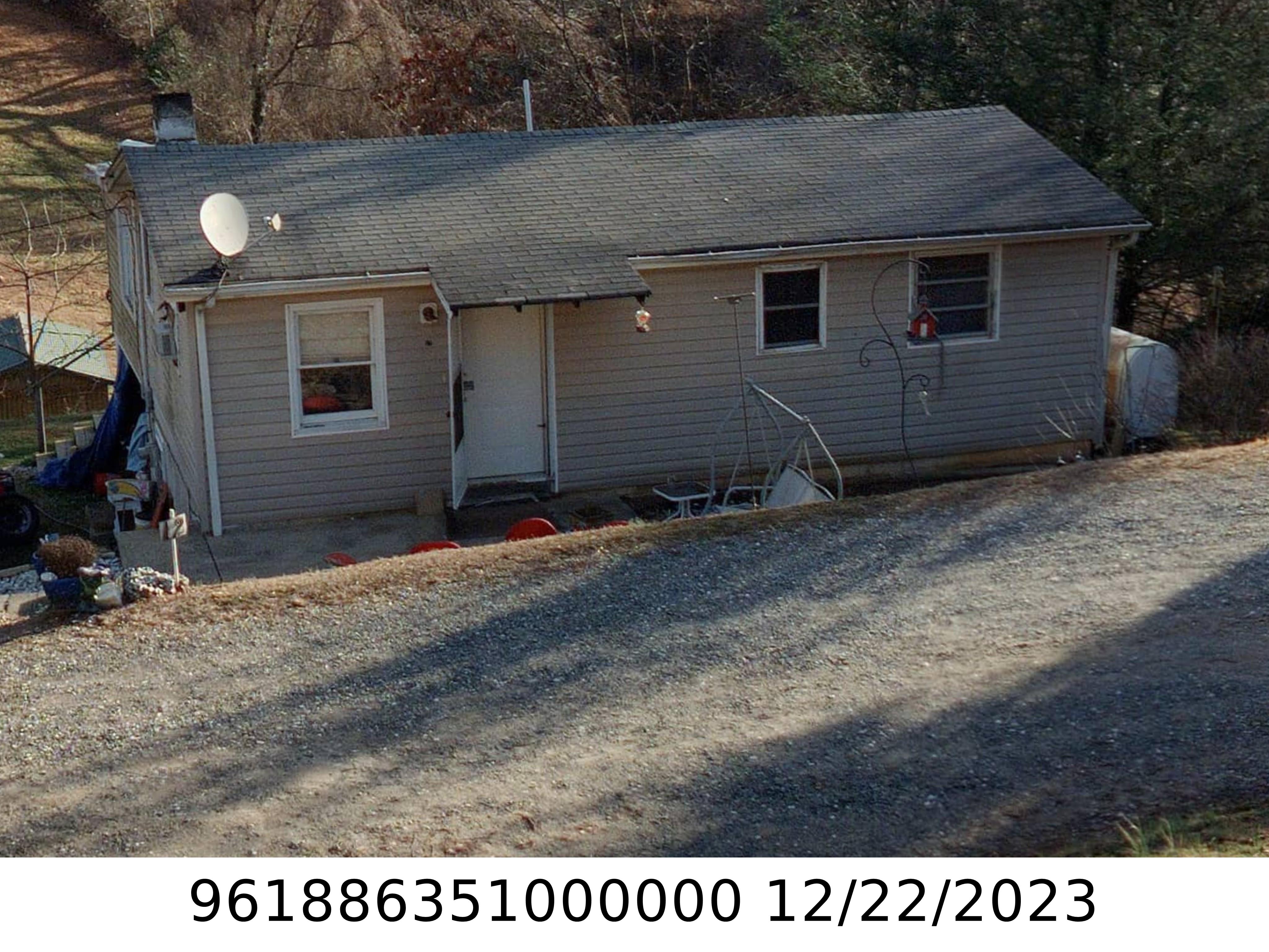 A picture of the property located at 12 FLOYD CHAPEL LN, ASHEVILLE NC 28806.