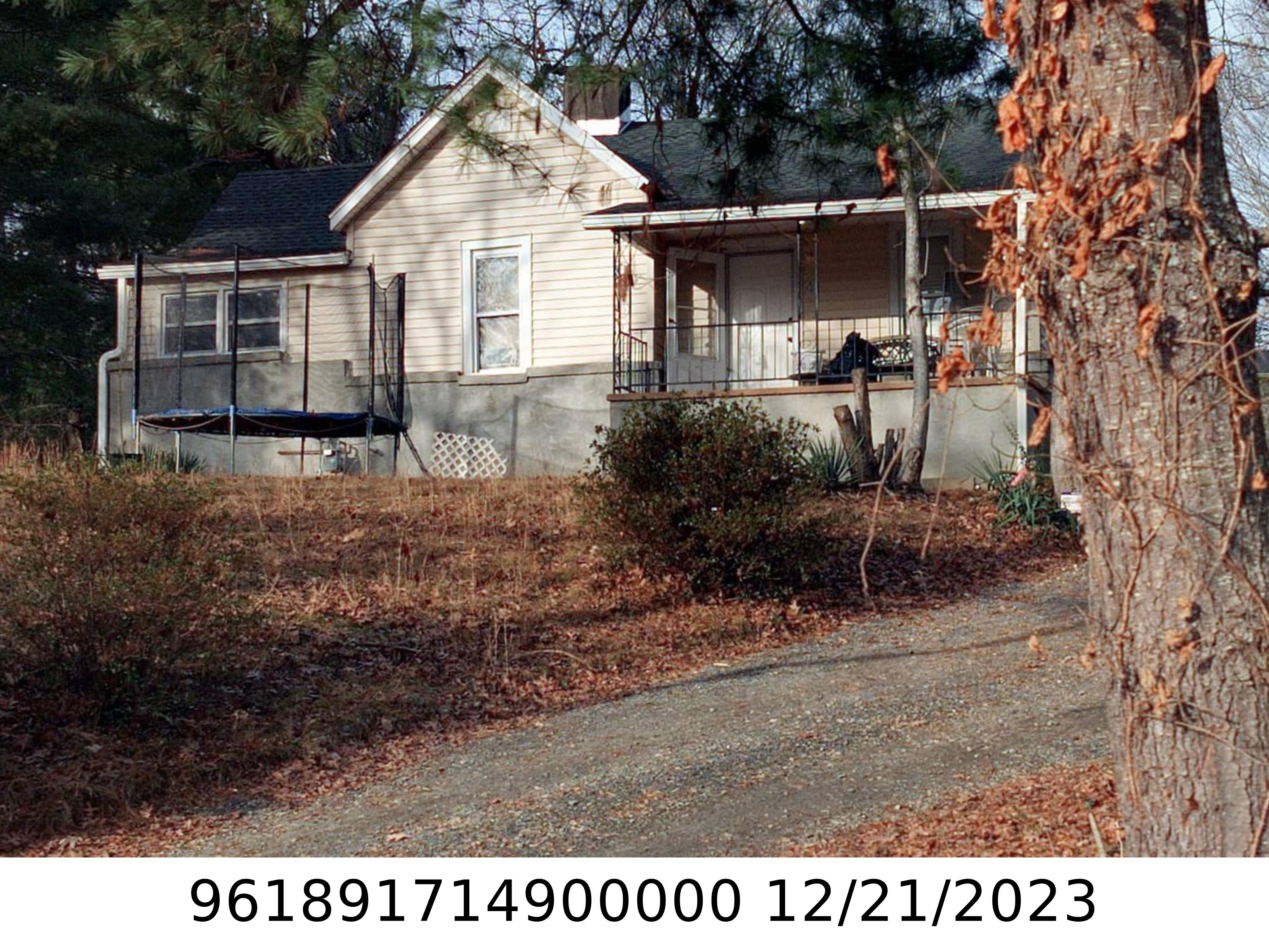 A picture of the property located at 81 EASTVIEW CIR, ASHEVILLE NC 28806.