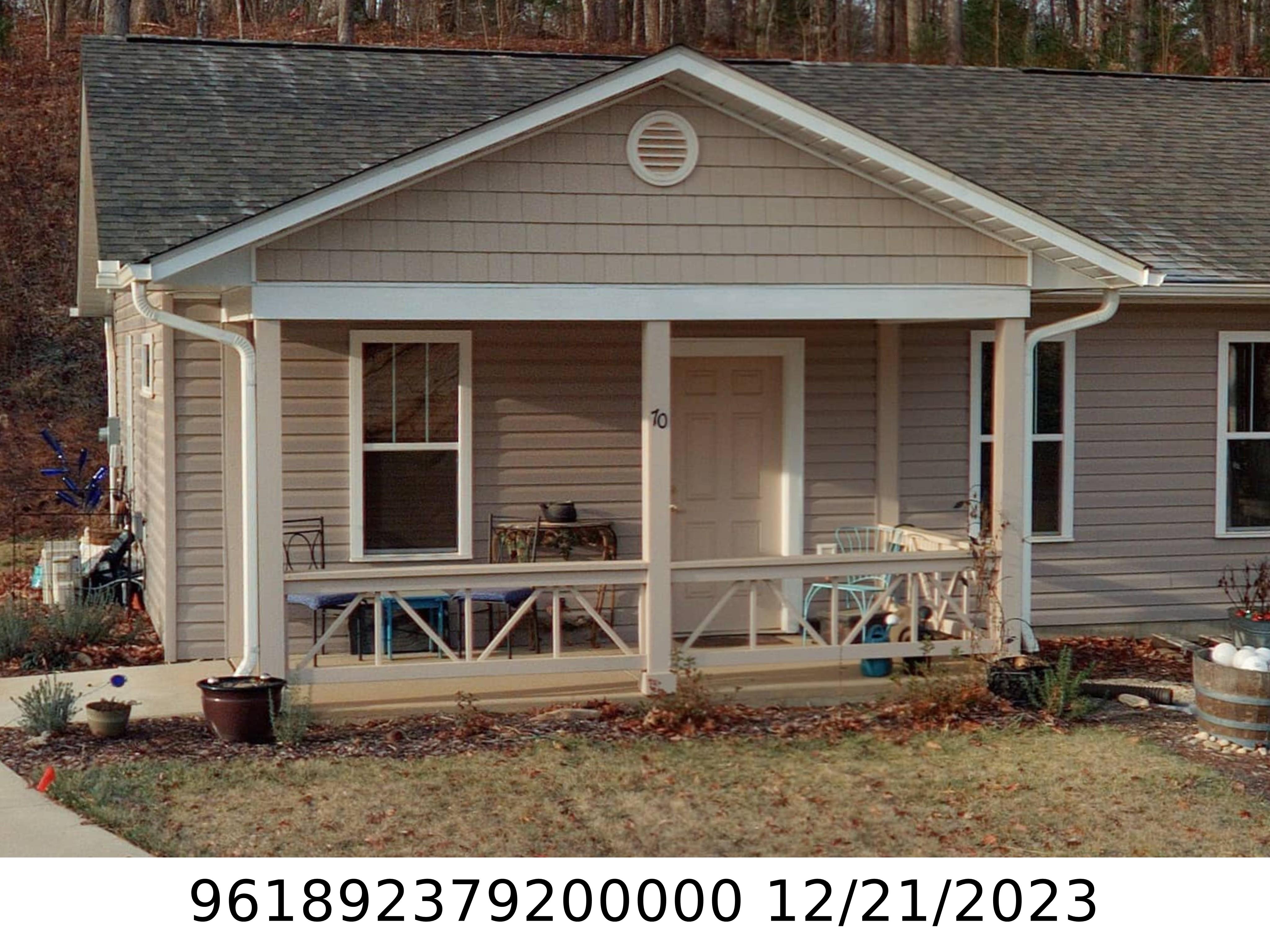 A picture of the property located at 70 NEW HEIGHTS DR, ASHEVILLE NC 28806.