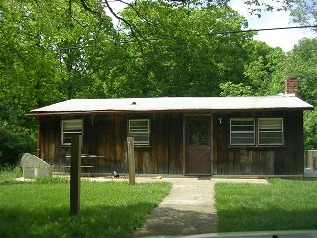 A picture of the property located at 37 RATHBURN PL UNINCORPORATED.