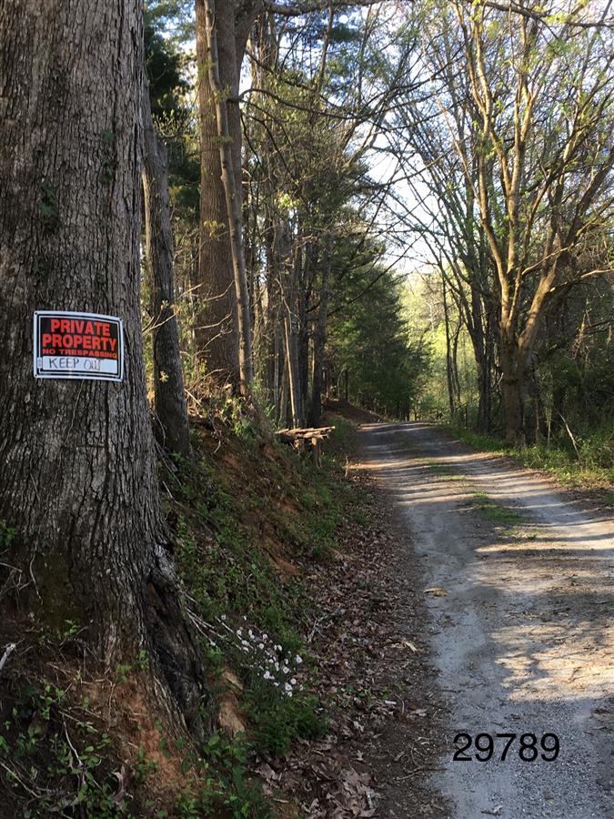 A picture of the property located at 6 ANTIQUE LN, ASHEVILLE NC 28806.