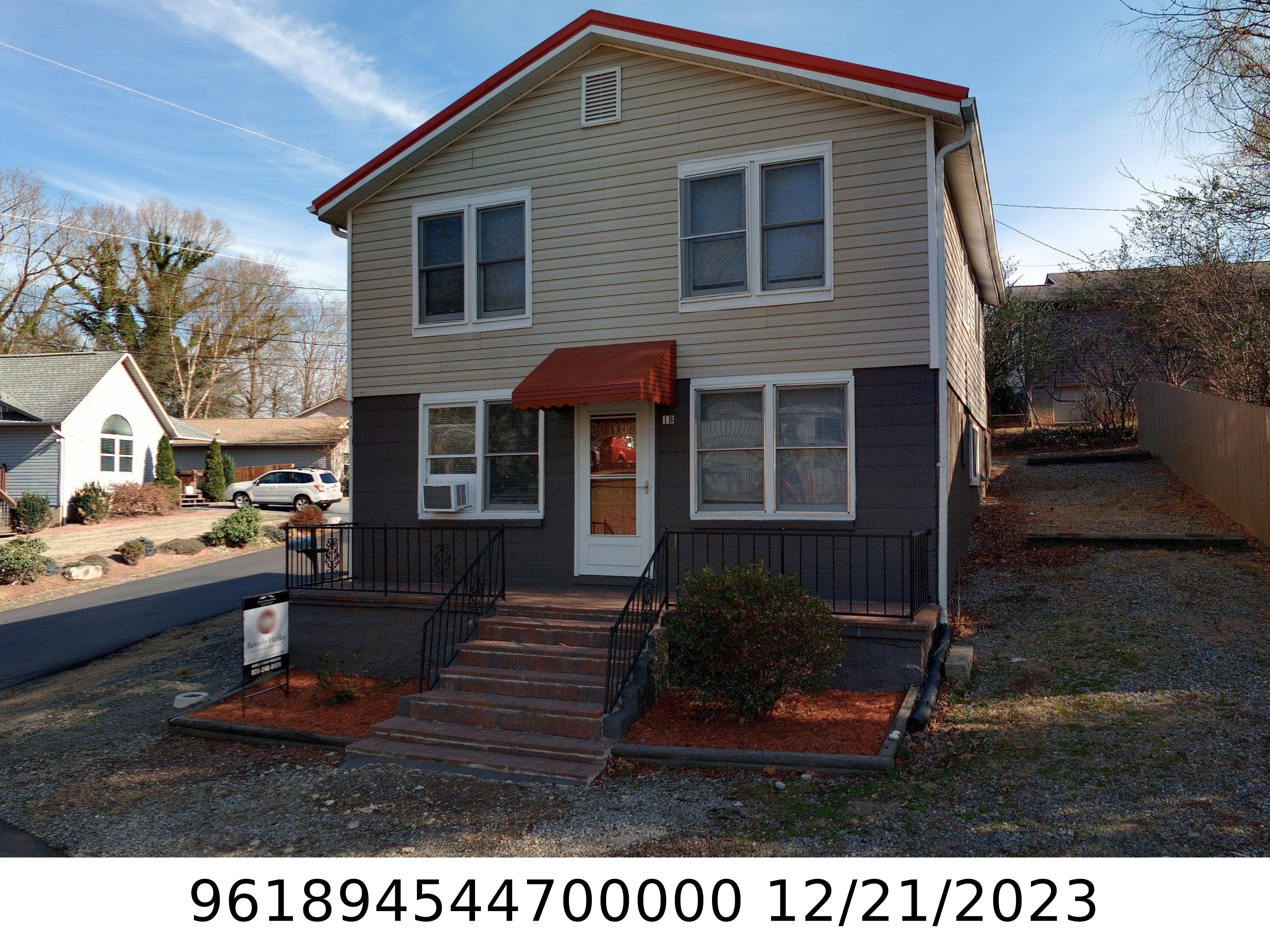 A picture of the property located at 1 HONEYSUCKLE LN, ASHEVILLE NC 28806.