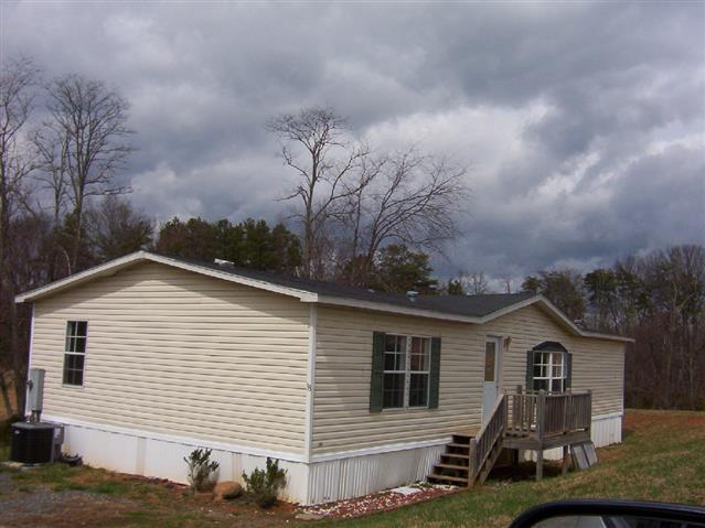 A picture of the property located at 33 DOROTHY LN, LEICESTER NC 28748.