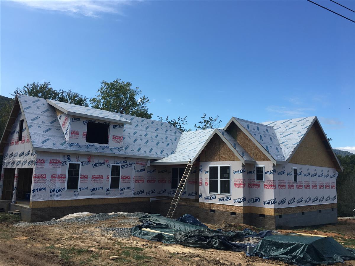 A picture of the property located at 27 REDBUD LN, LEICESTER NC 28748.