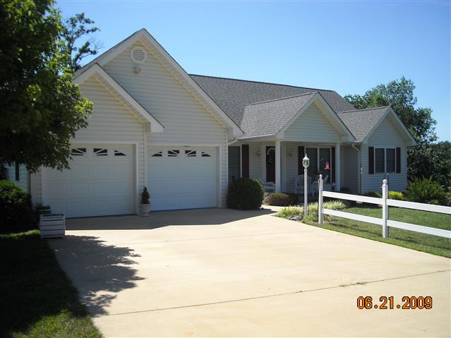 A picture of the property located at 25 REDBUD LN, LEICESTER NC 28748.