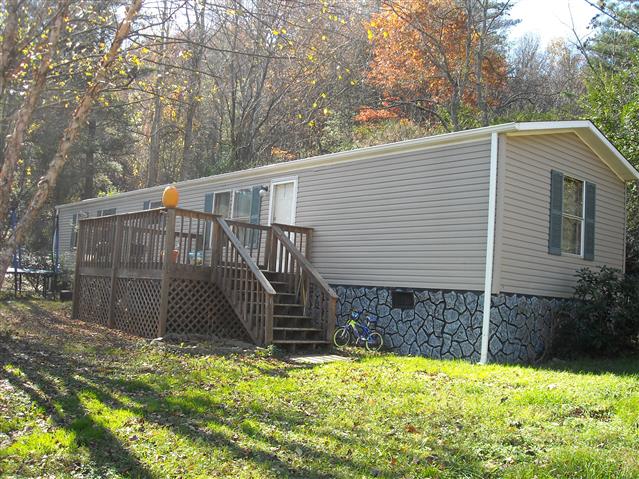 A picture of the property located at 6 ODD BITS LN, ASHEVILLE NC 28806.