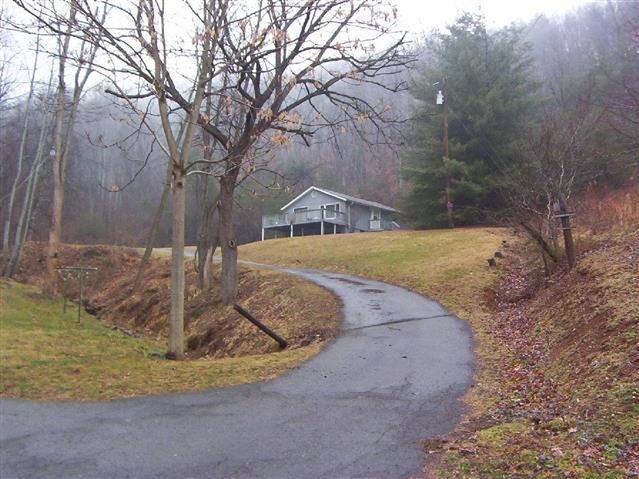 A picture of the property located at 127 RICE RD, ASHEVILLE NC 28806.