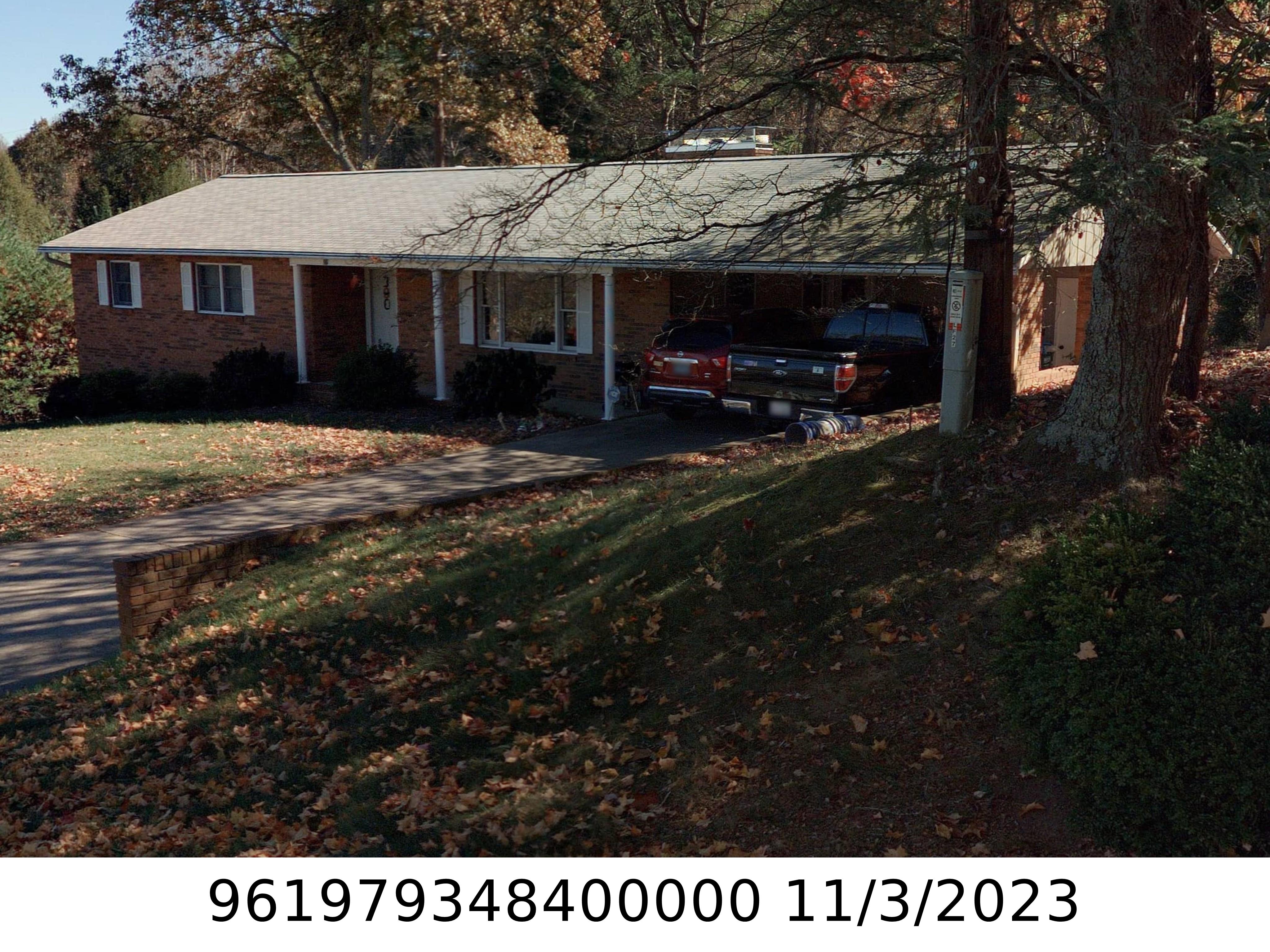 A picture of the property located at 29 FIELDCREST CIR, ASHEVILLE NC 28806.