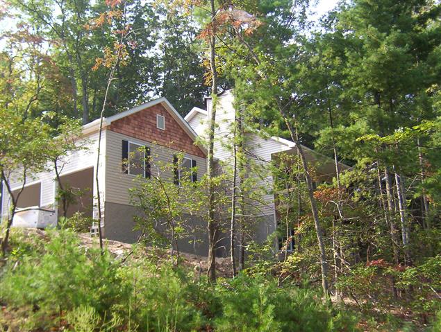 A picture of the property located at 213 CHRISTINA CT, ASHEVILLE NC 28806.