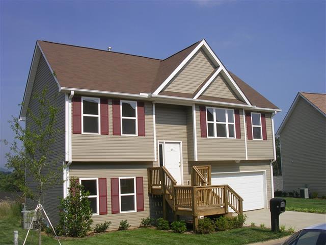 A picture of the property located at 85 ROTUNDA CIR, ASHEVILLE NC 28806.