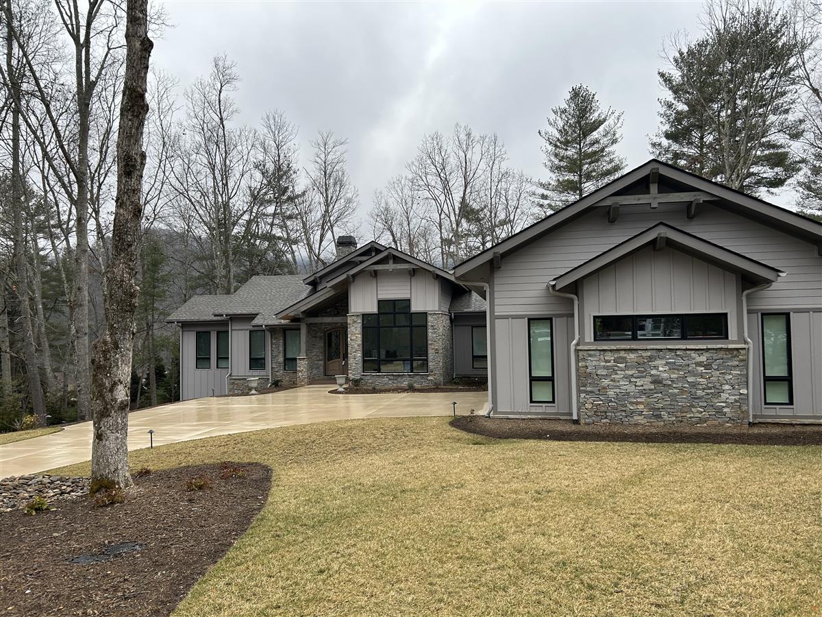 A picture of the property located at 17 NESTLEWOOD DR, ARDEN NC 28704.