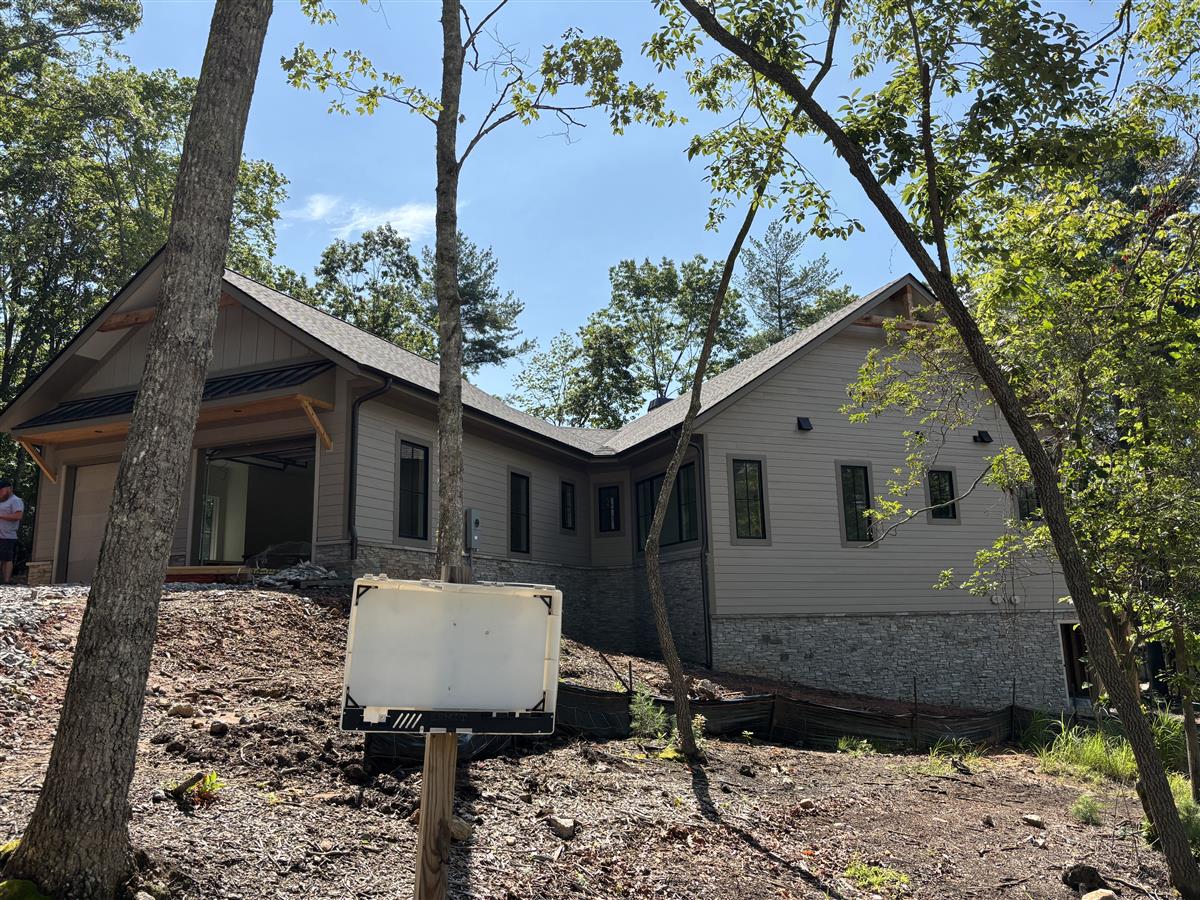 A picture of the property located at 12 NESTLEWOOD DR, ARDEN NC 28704.