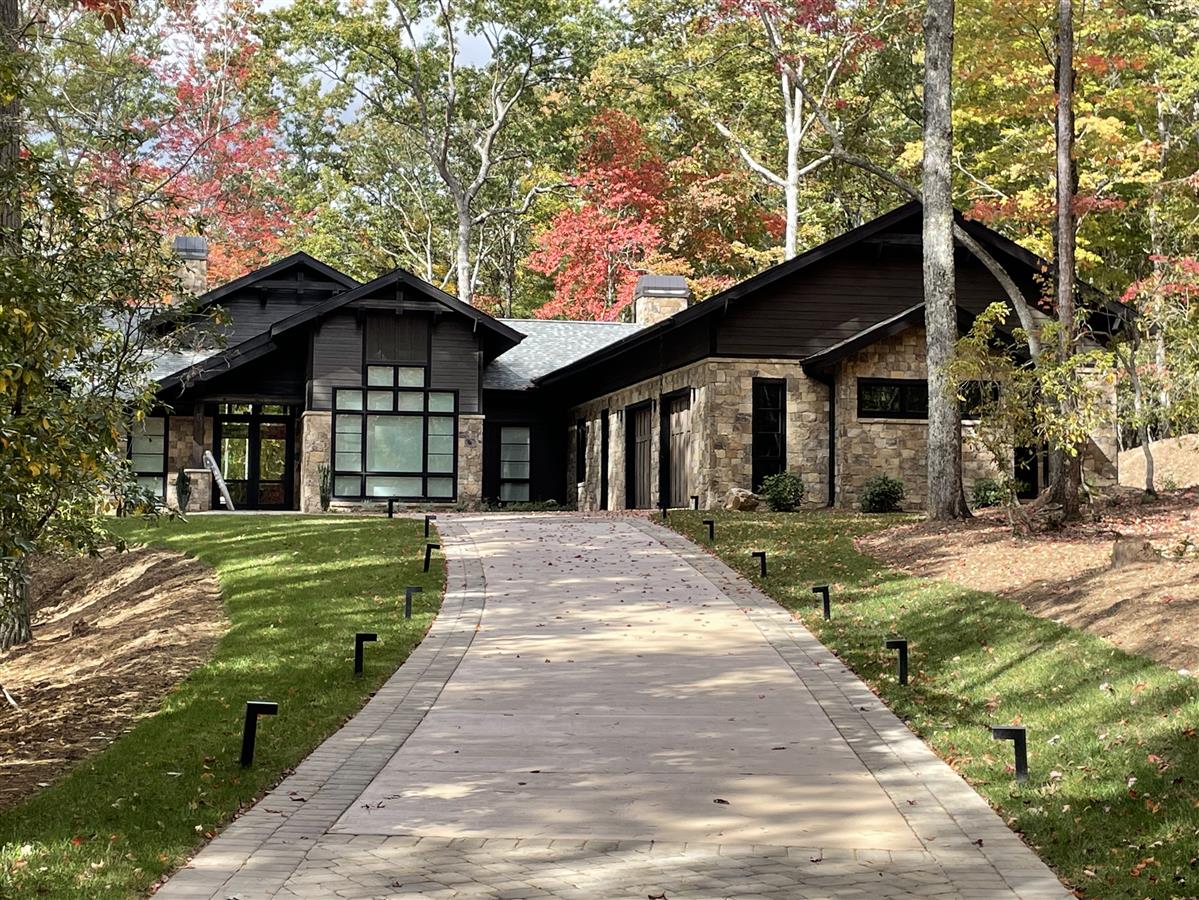 A picture of the property located at 5 NESTLEWOOD DR, ARDEN NC 28704.