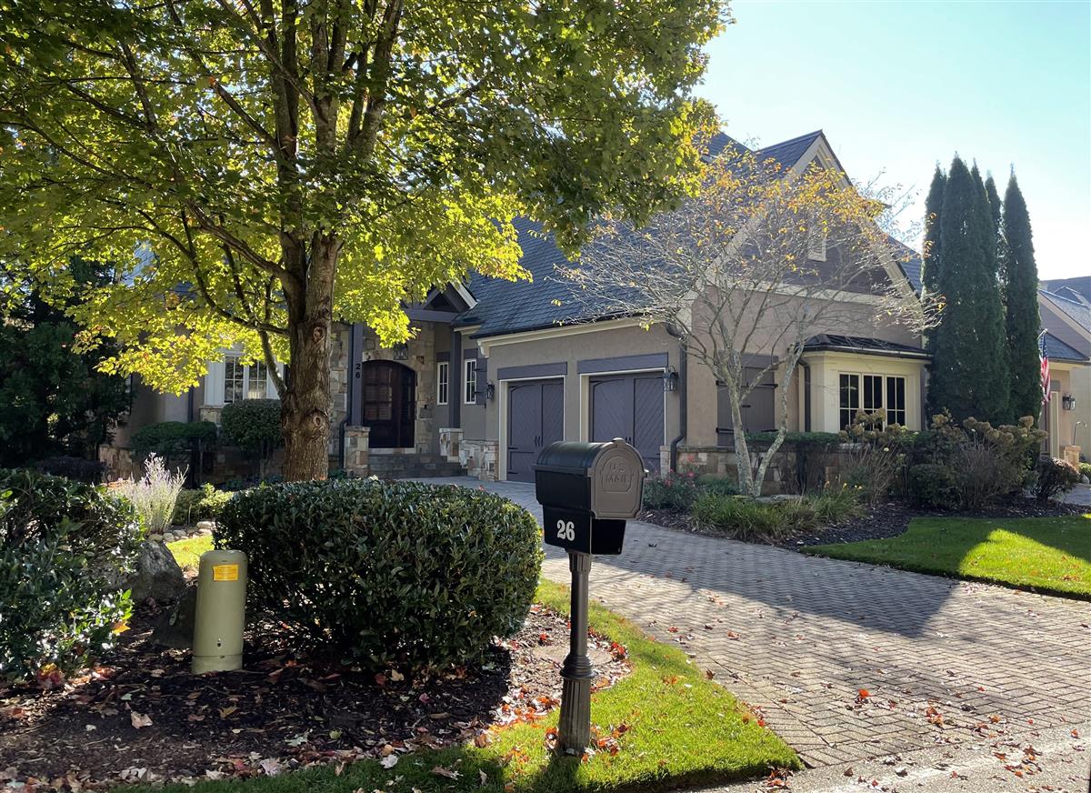 A picture of the property located at 26 FOXBRIDGE WAY, ARDEN NC 28704.