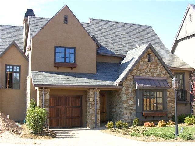 A picture of the property located at 32 VILLAGE OAK DR, ARDEN NC 28704.