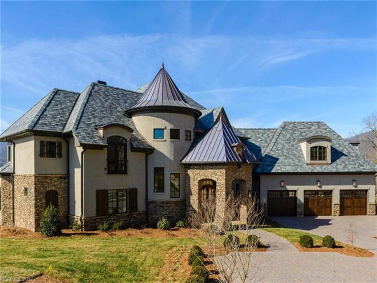 A picture of the property located at 614 HORNBEAM LN, ARDEN NC 28704.