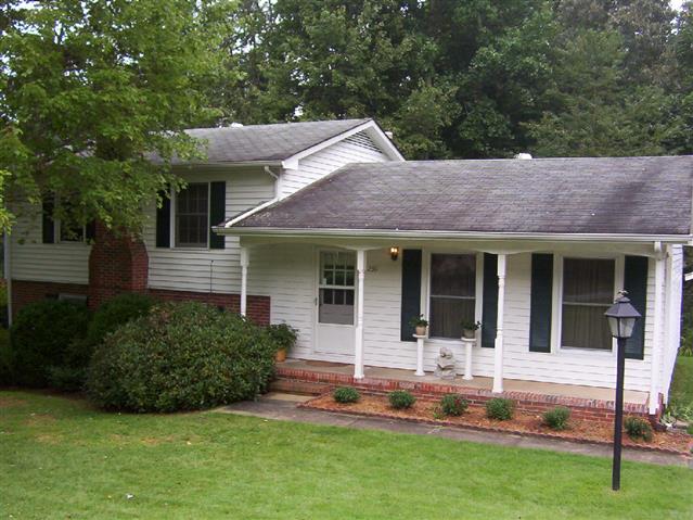 A picture of the property located at 259 FOXCROFT DR, ASHEVILLE NC 28806.