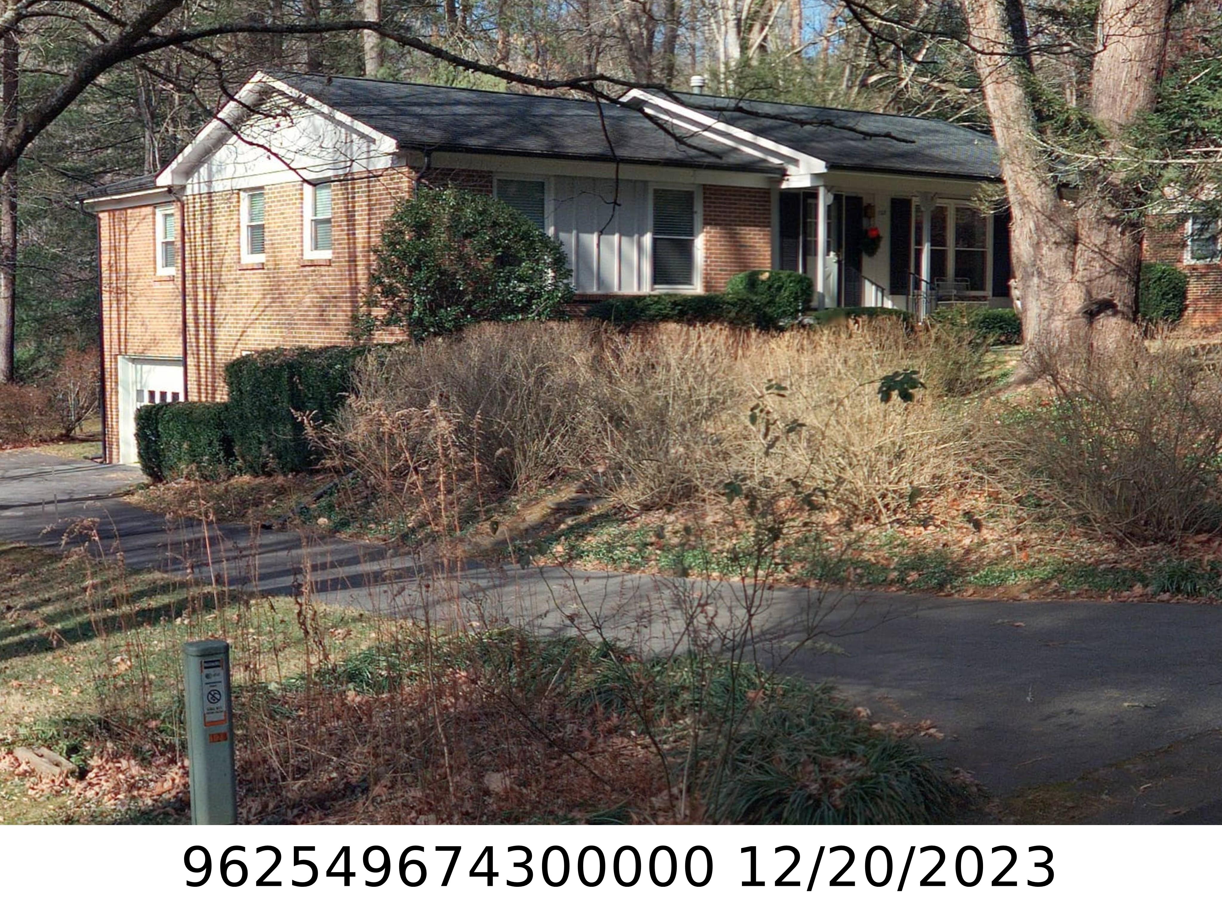 A picture of the property located at 128 IDLEWOOD DR, ASHEVILLE NC 28806.