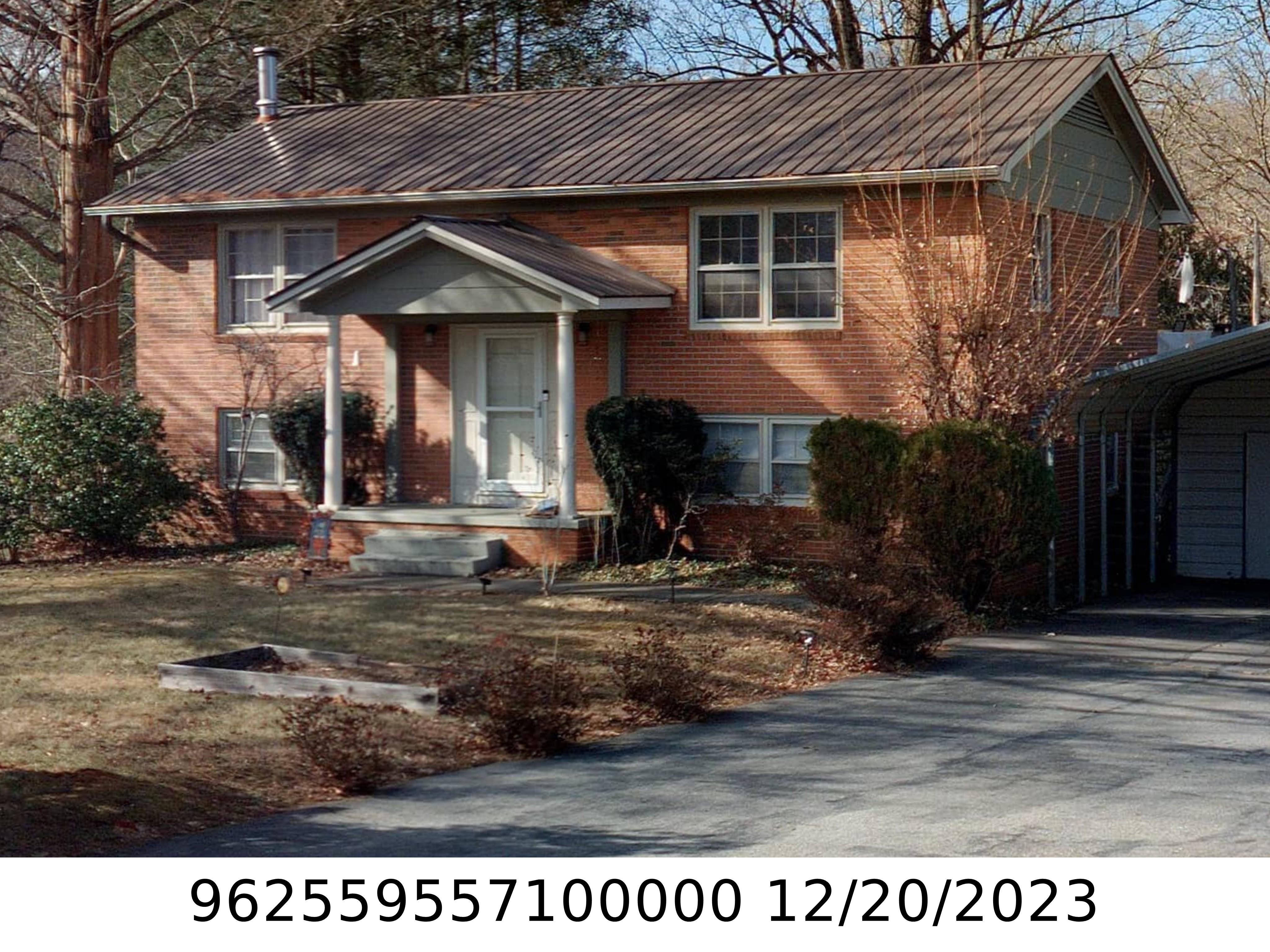 A picture of the property located at 302 DONNYBROOK DR, ASHEVILLE NC 28806.