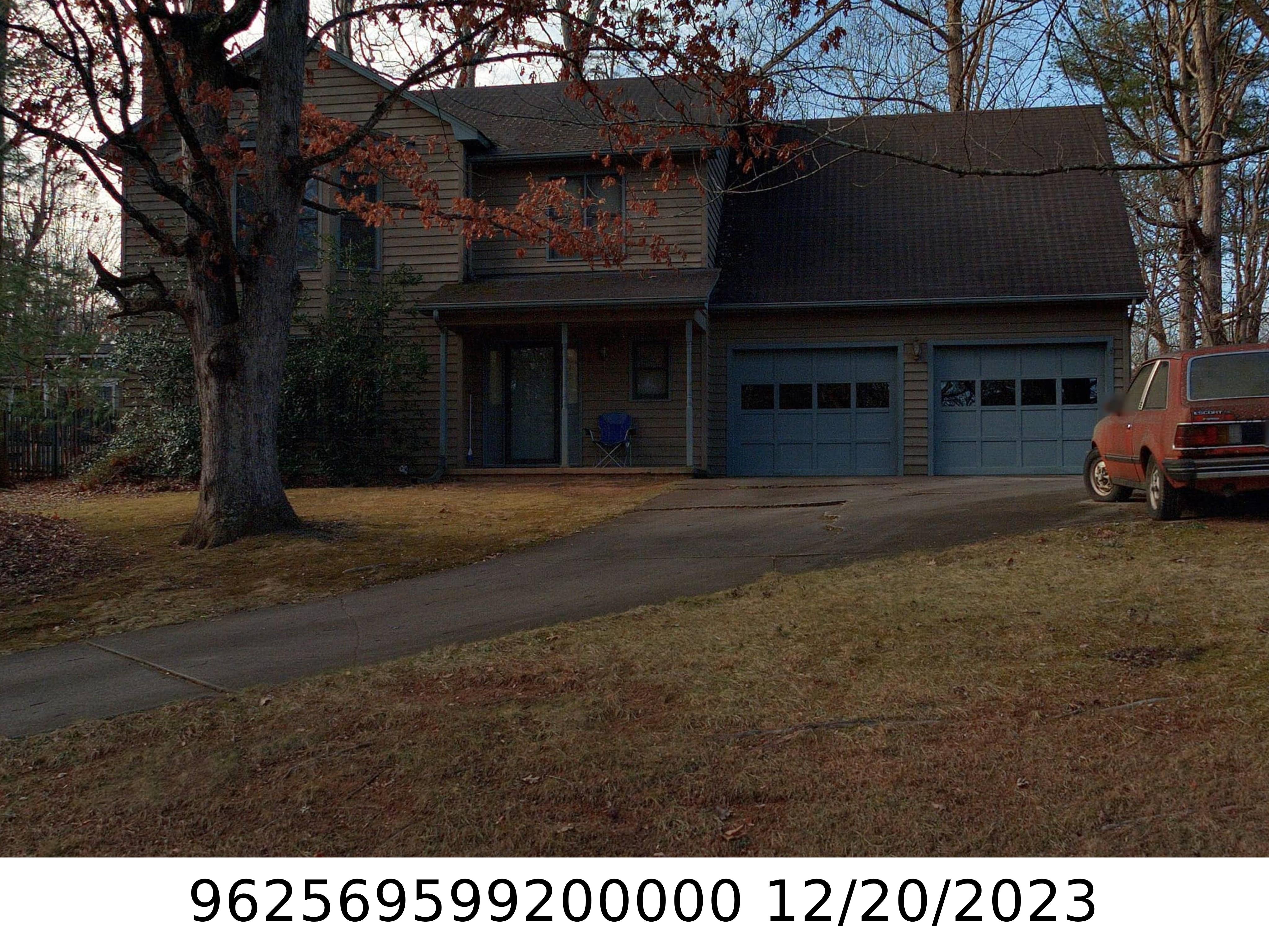 A picture of the property located at 26 S OAKS CIR, ASHEVILLE NC 28806.