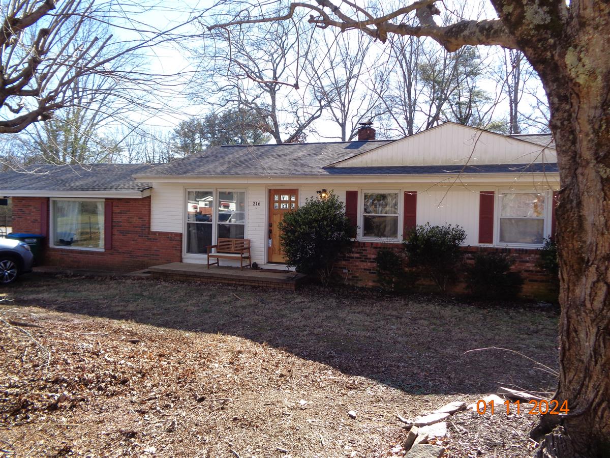 A picture of the property located at 216 BENT CREEK RANCH RD, ASHEVILLE NC 28806.