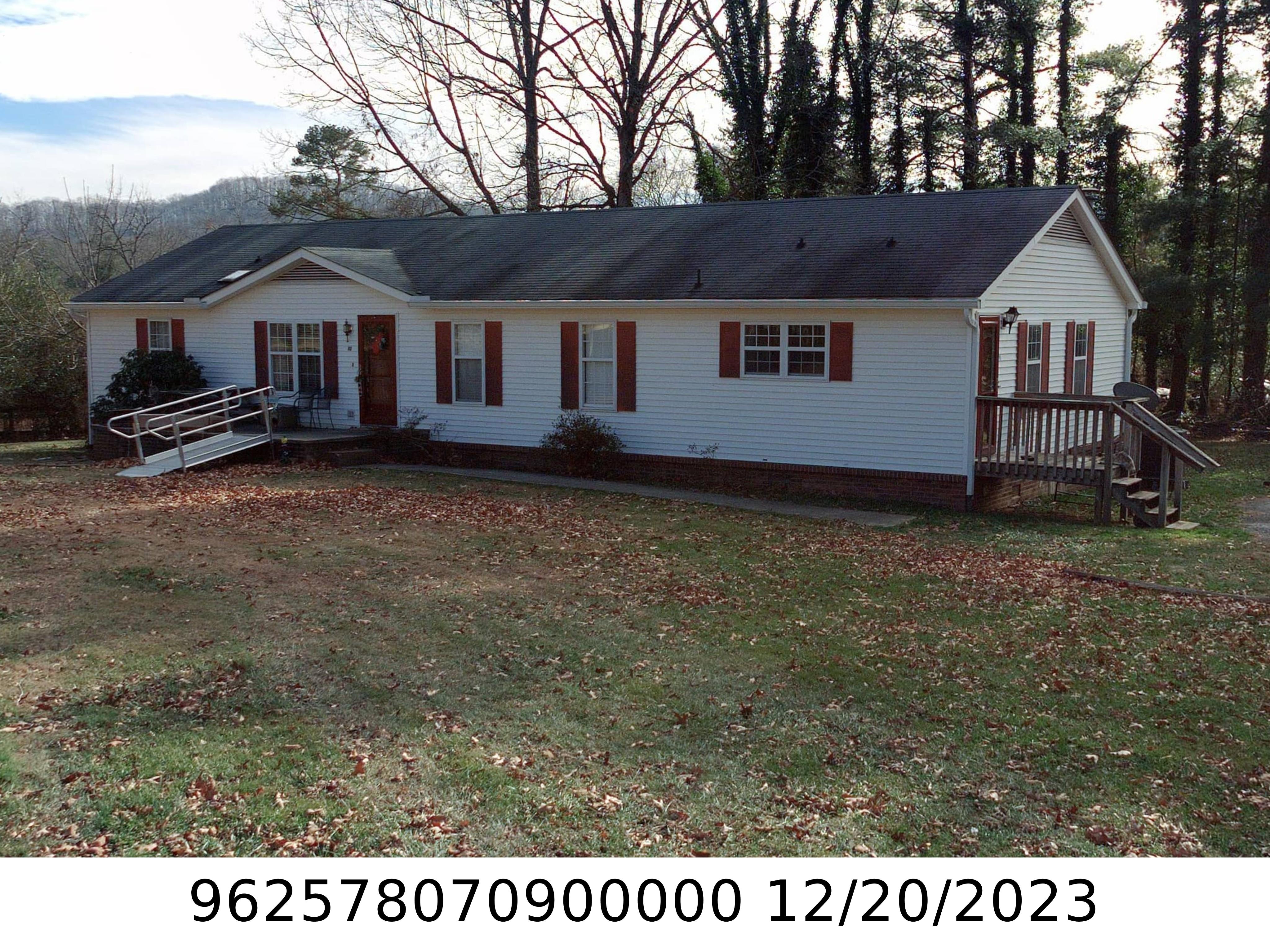 A picture of the property located at 10 CASE CREEK LN, ASHEVILLE NC 28806.