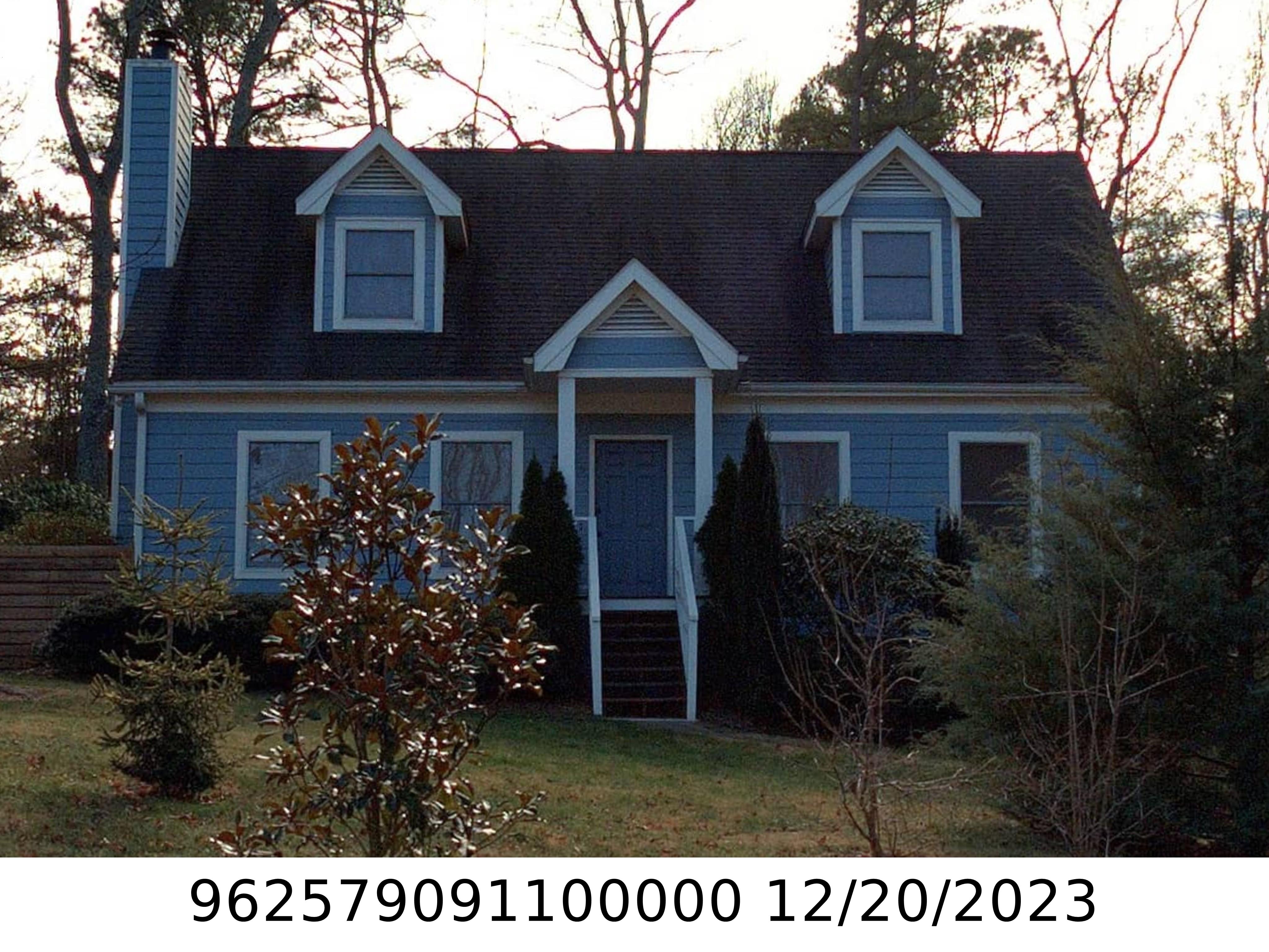 A picture of the property located at 9 S OAKS CIR, ASHEVILLE NC 28806.