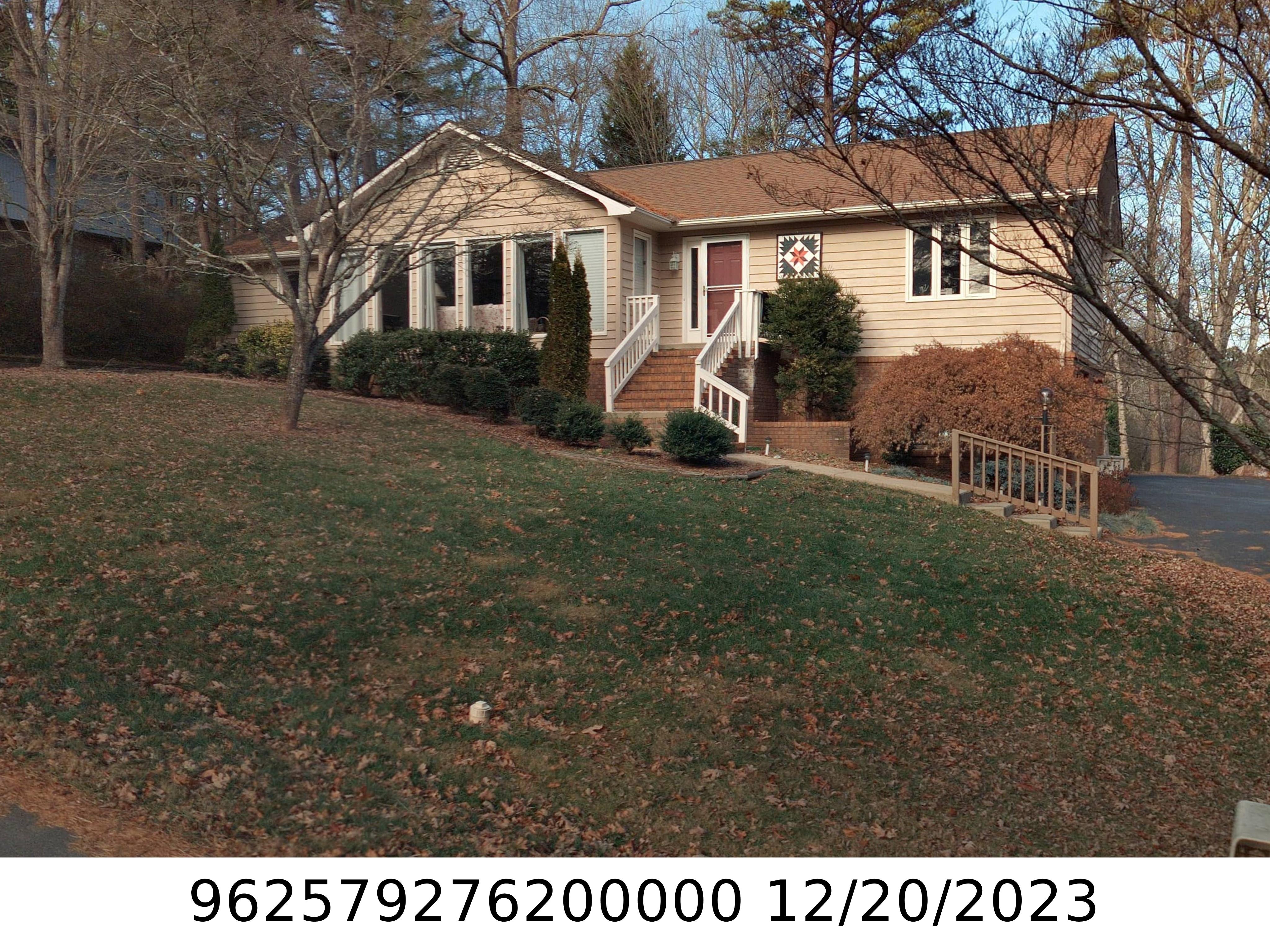 A picture of the property located at 23 S OAKS CIR, ASHEVILLE NC 28806.