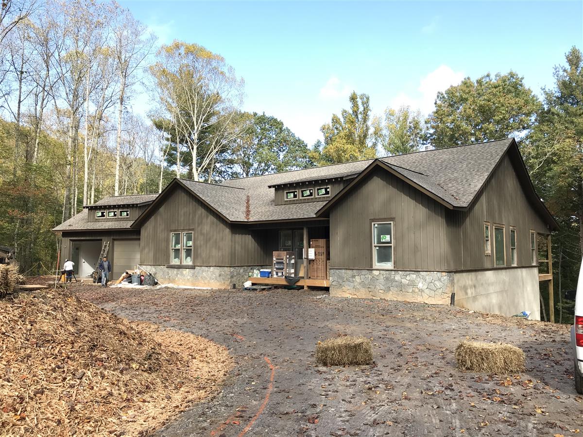 A picture of the property located at 27 GASTON MOUNTAIN RD, ASHEVILLE NC 28806.