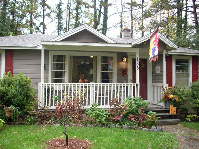 A picture of the property located at 185 SARDIS RD, ASHEVILLE NC 28806.