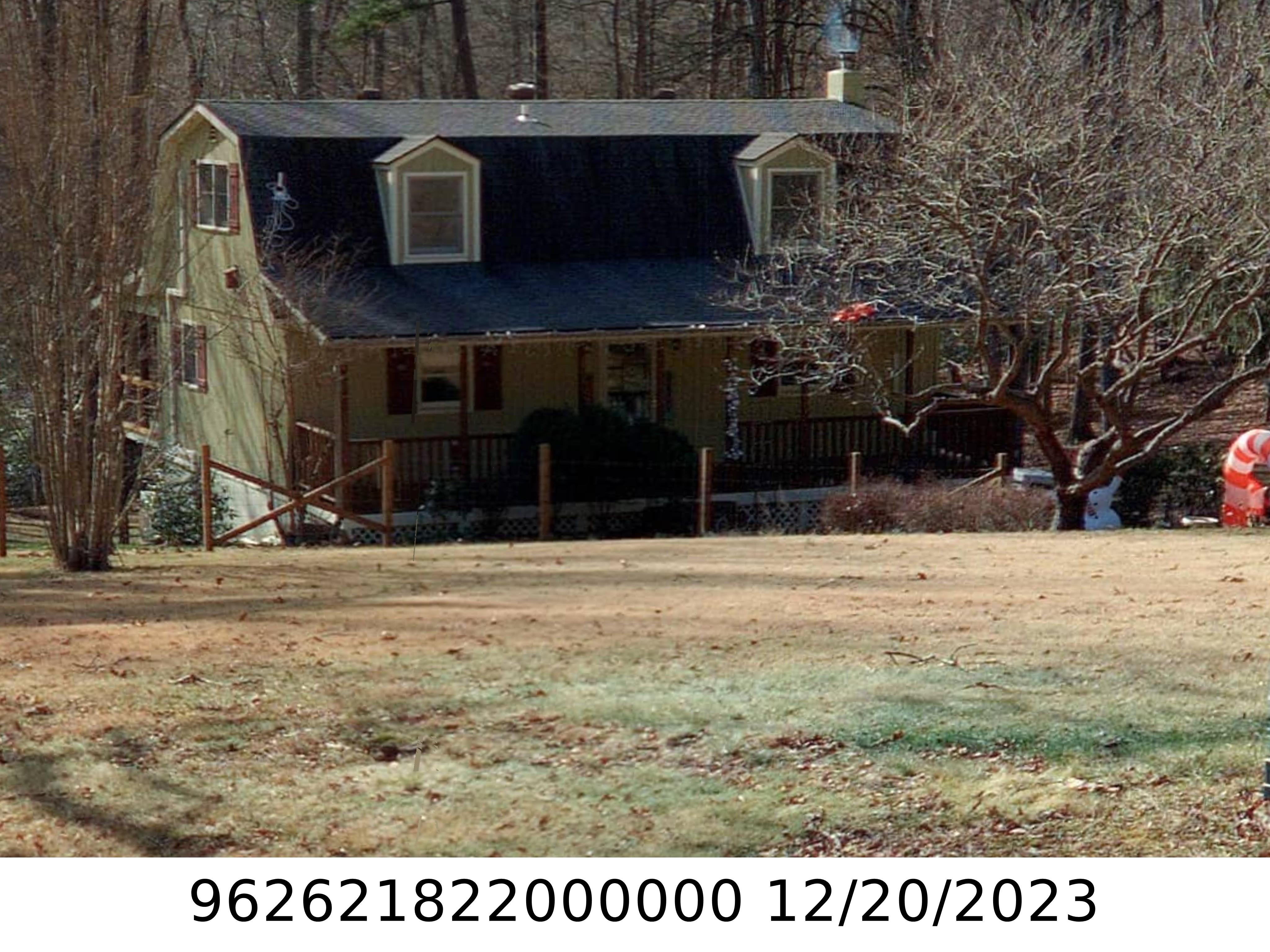 A picture of the property located at 36 HOLLY LN, ASHEVILLE NC 28806.