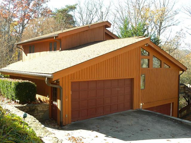 A picture of the property located at 90 COFFEY CIR, ASHEVILLE NC 28806.