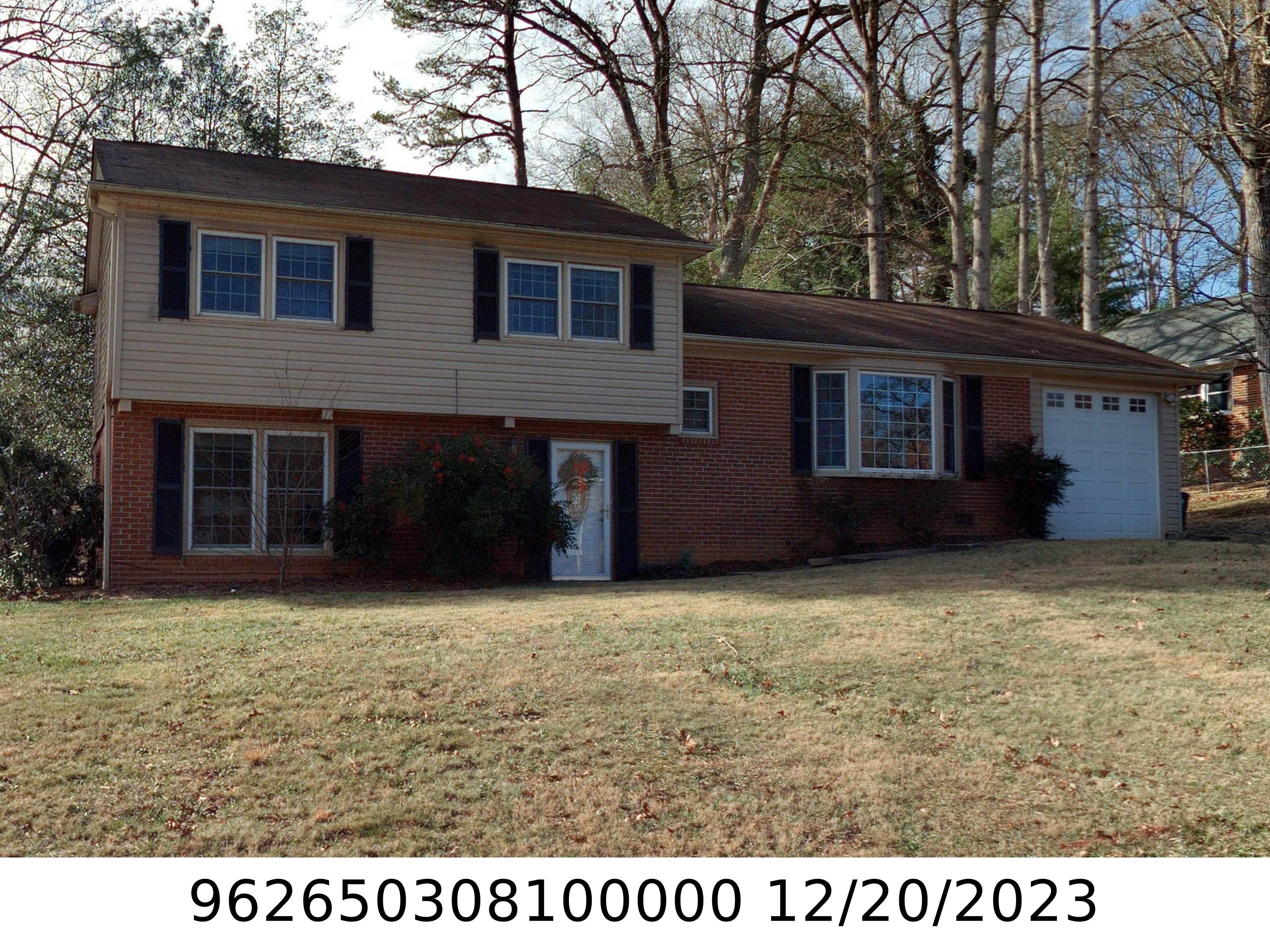 A picture of the property located at 106 CASTLEROCK DR, ASHEVILLE NC 28806.