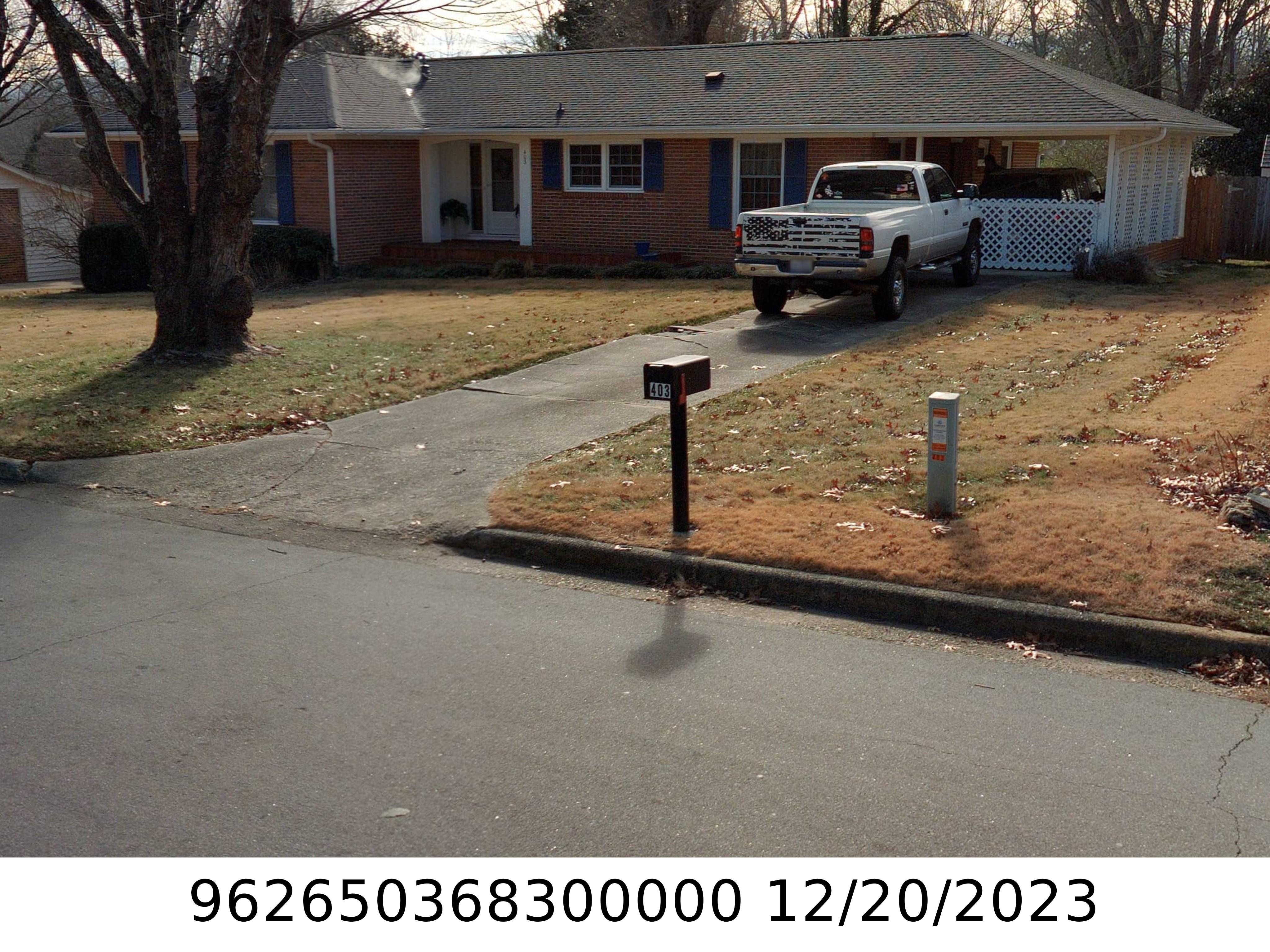 A picture of the property located at 403 POLE CREASMAN RD, ASHEVILLE NC 28806.