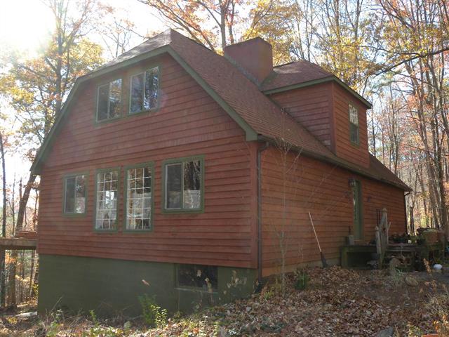 A picture of the property located at 129 COFFEY CIR, ASHEVILLE NC 28806.